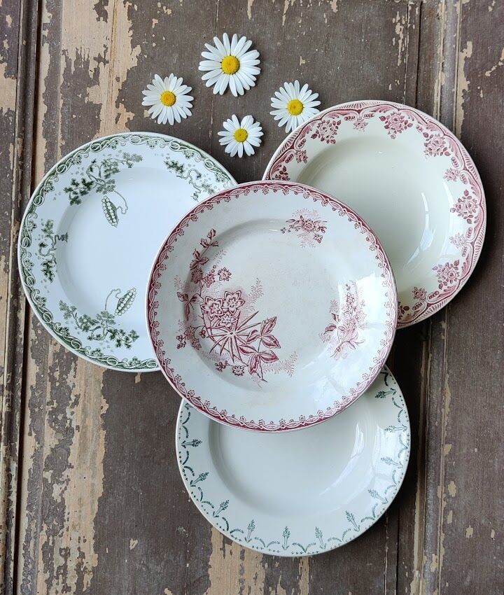 Set of four hollow plates iron earth