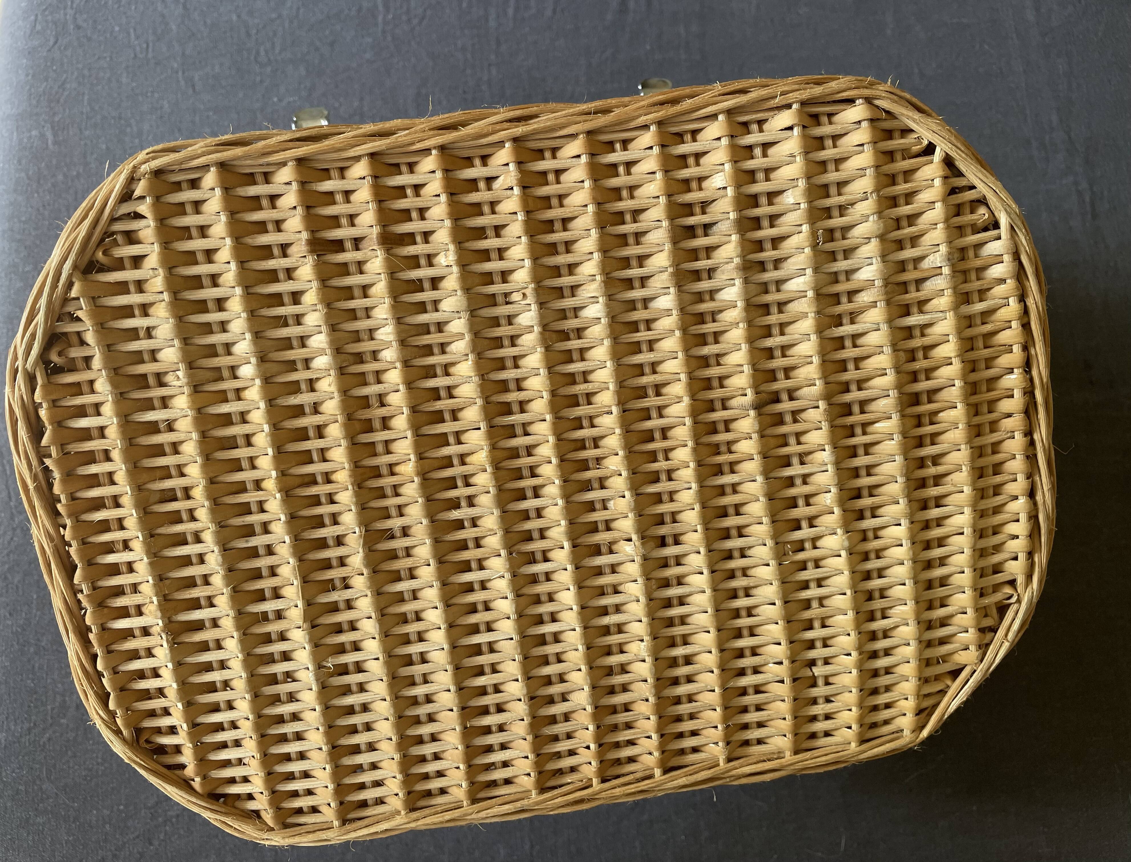 Rattan marrow case