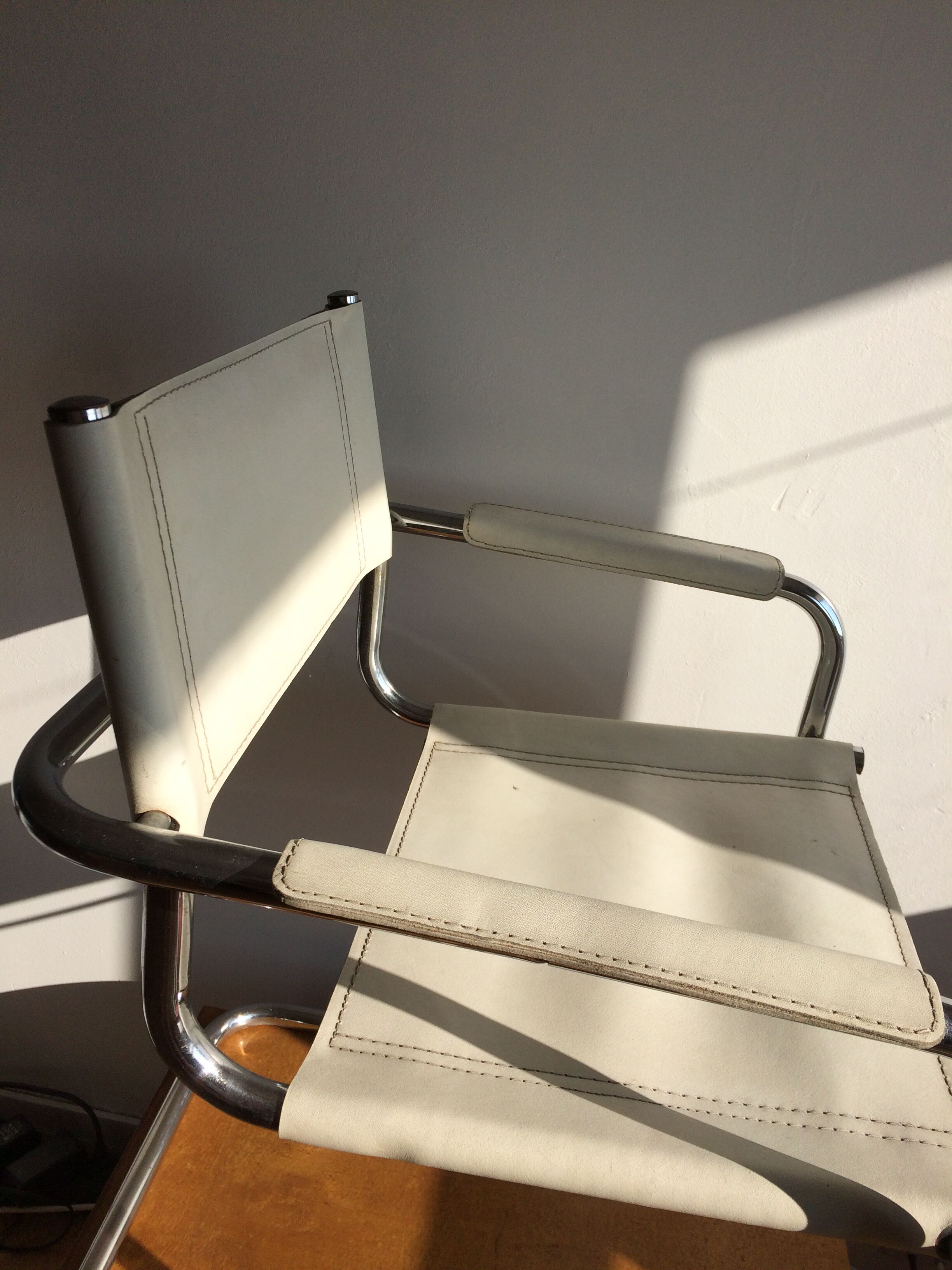 Chaise en métal tubulaire