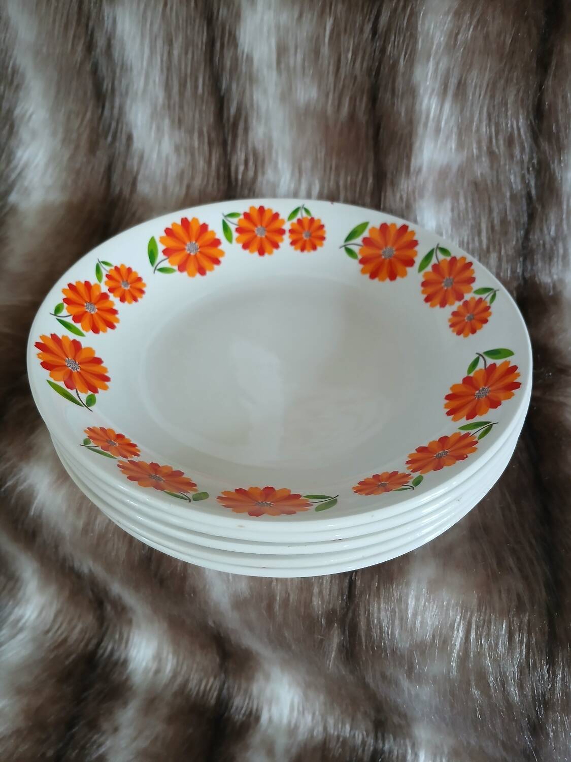 5 vintage deep plates Moulin des Loups