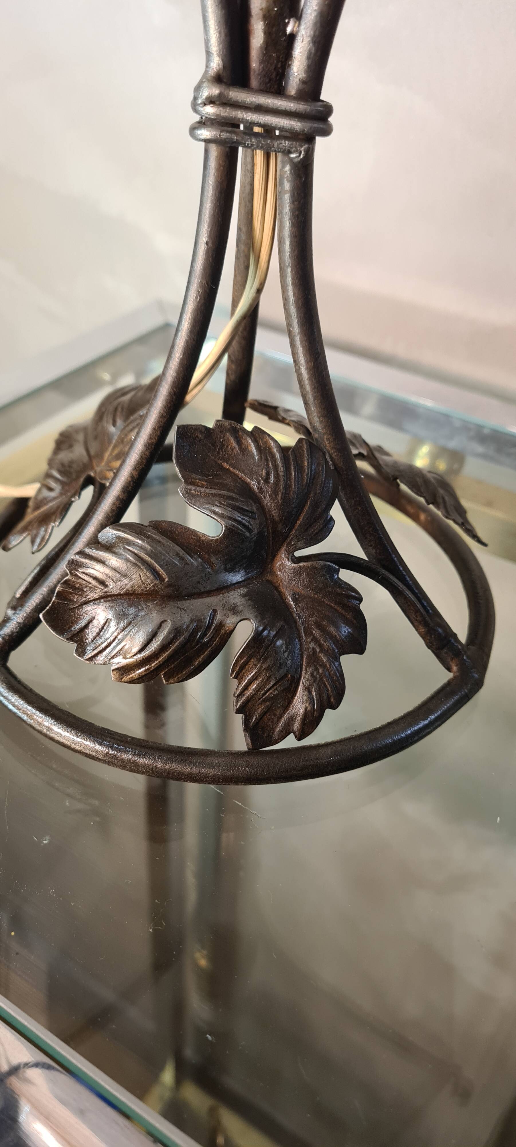 Wrought iron lamp brandt style, muller art deco with pink clichy glass lampshade and gilding 27x21