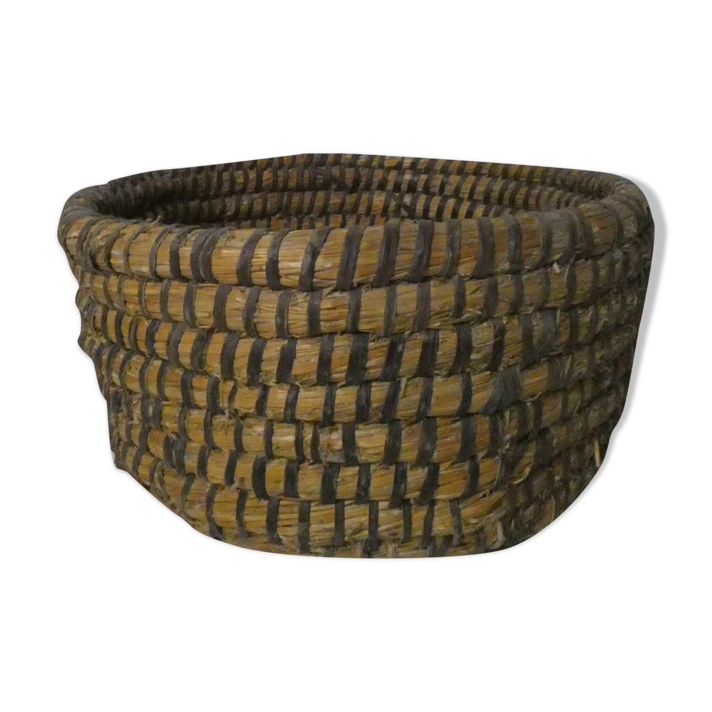 Straw basket banneton popular art