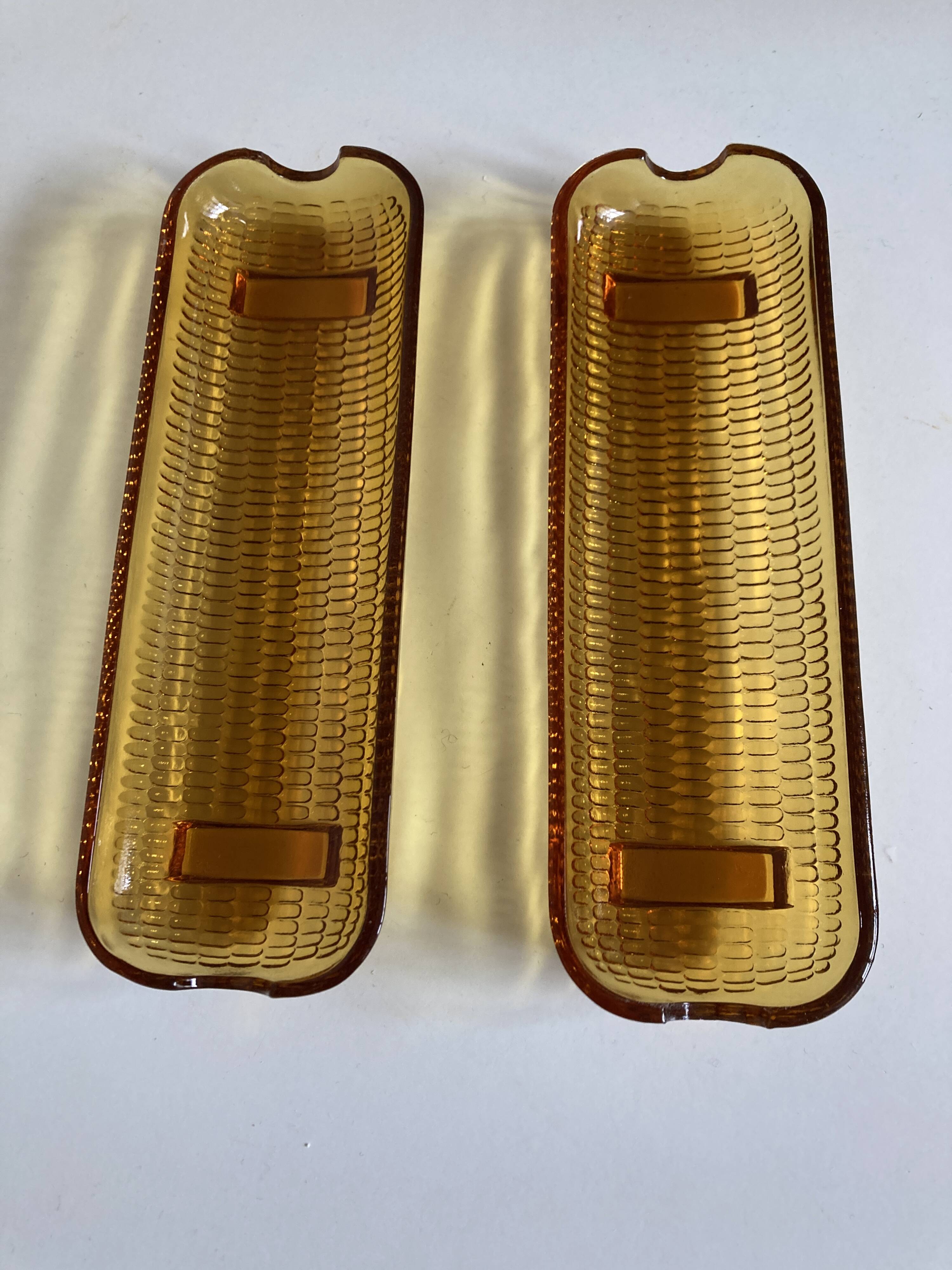 Pair of American corn plates USA 1940 in molded glass Depression Glass