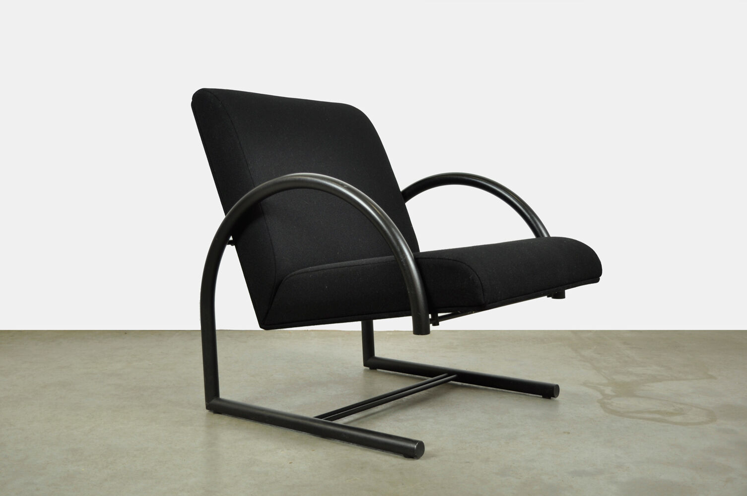 Post modern “circle” arm chair by Pierre Mazairac & Karel Boonzaaijer for Gelderland, 1980s