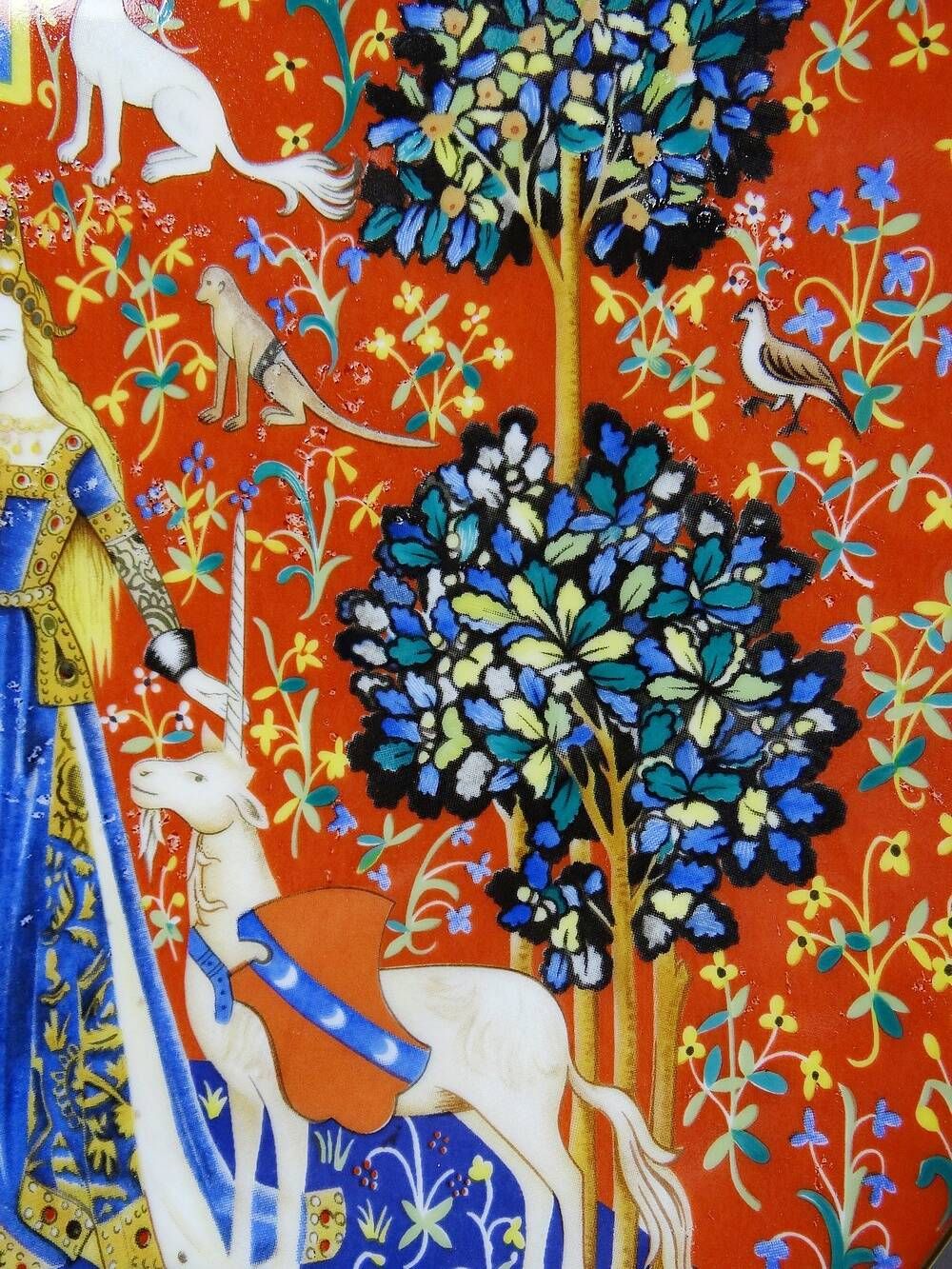 Collection plate Limoges Haviland "The Lady with the Unicorn", 1980 edition.