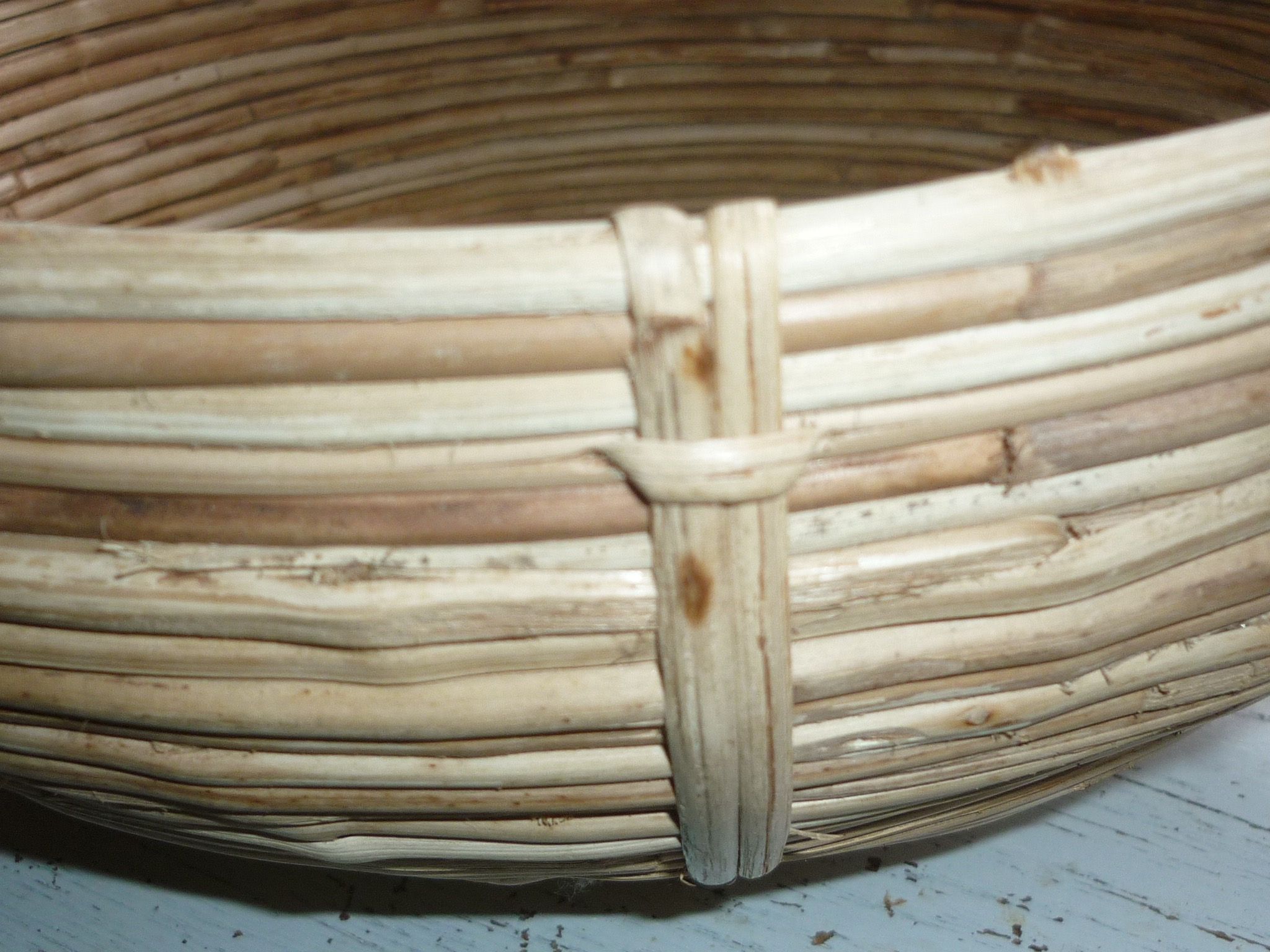 Corbeille-panière en rotin de 1960