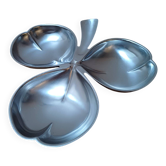 Small vintage aperitif bowl in the shape of a clover.