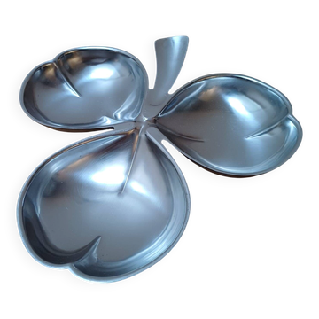 Small vintage aperitif bowl in the shape of a clover.