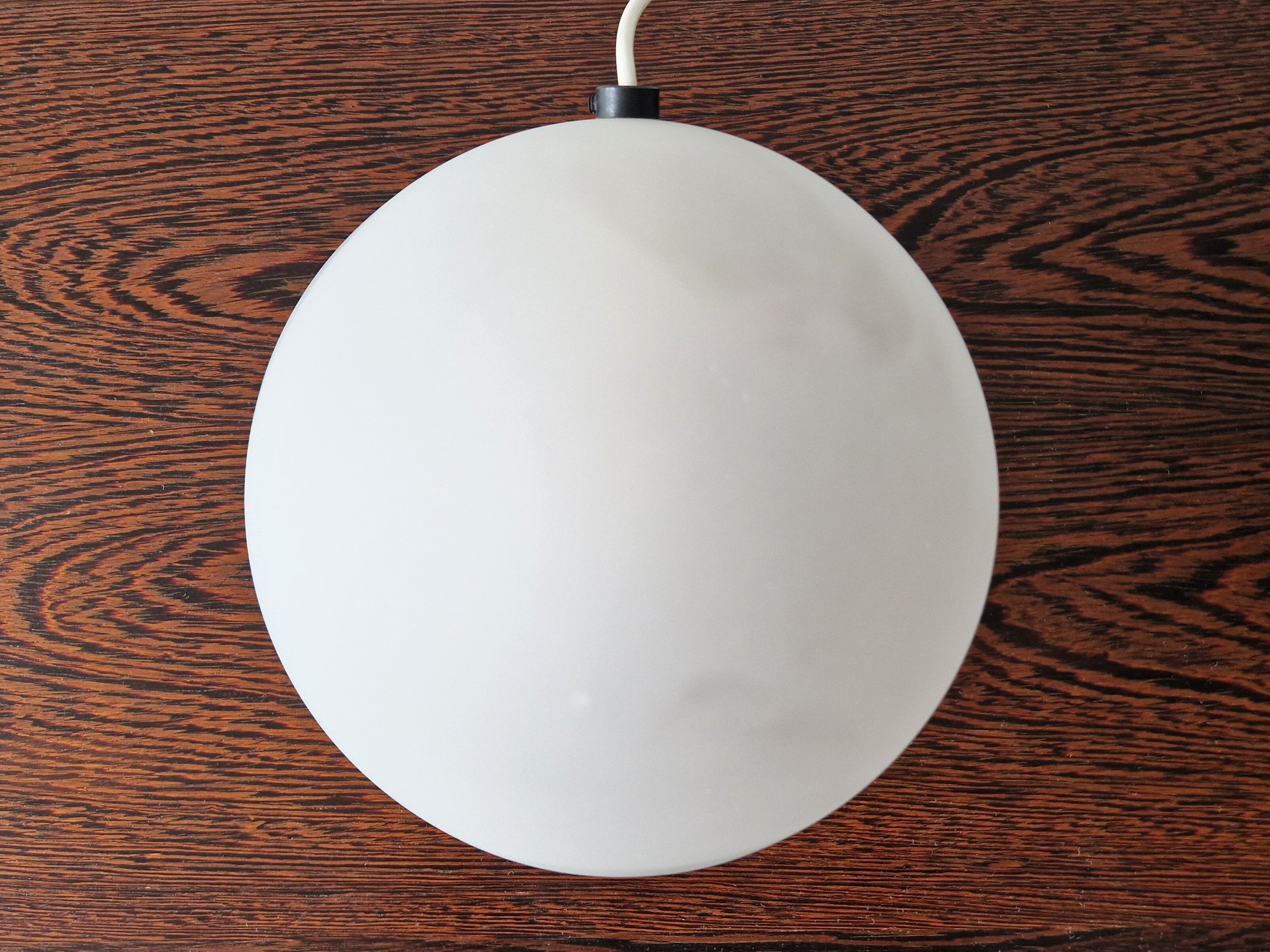 Frosted glass 'Coque' table lamp for Martinelli Luce, Italy 1970's