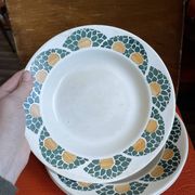 Lot of 8 Givors plates in antique earthenware.