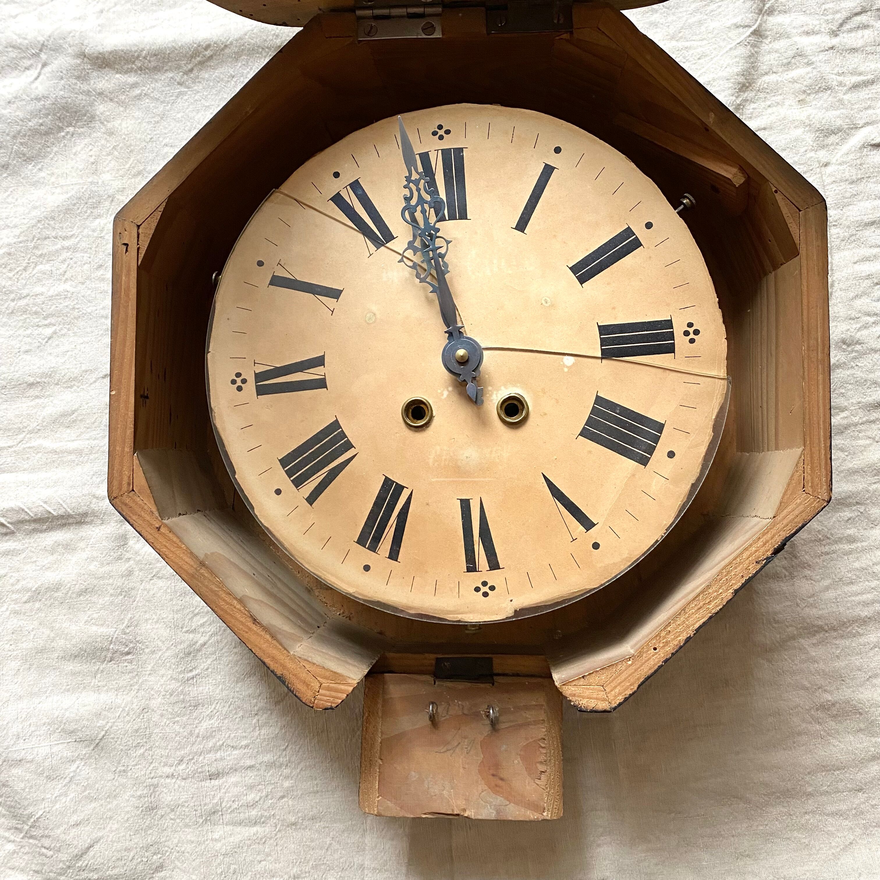 Horloge ancienne œil de bœuf bois et nacre