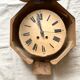 Horloge ancienne œil de bœuf bois et nacre