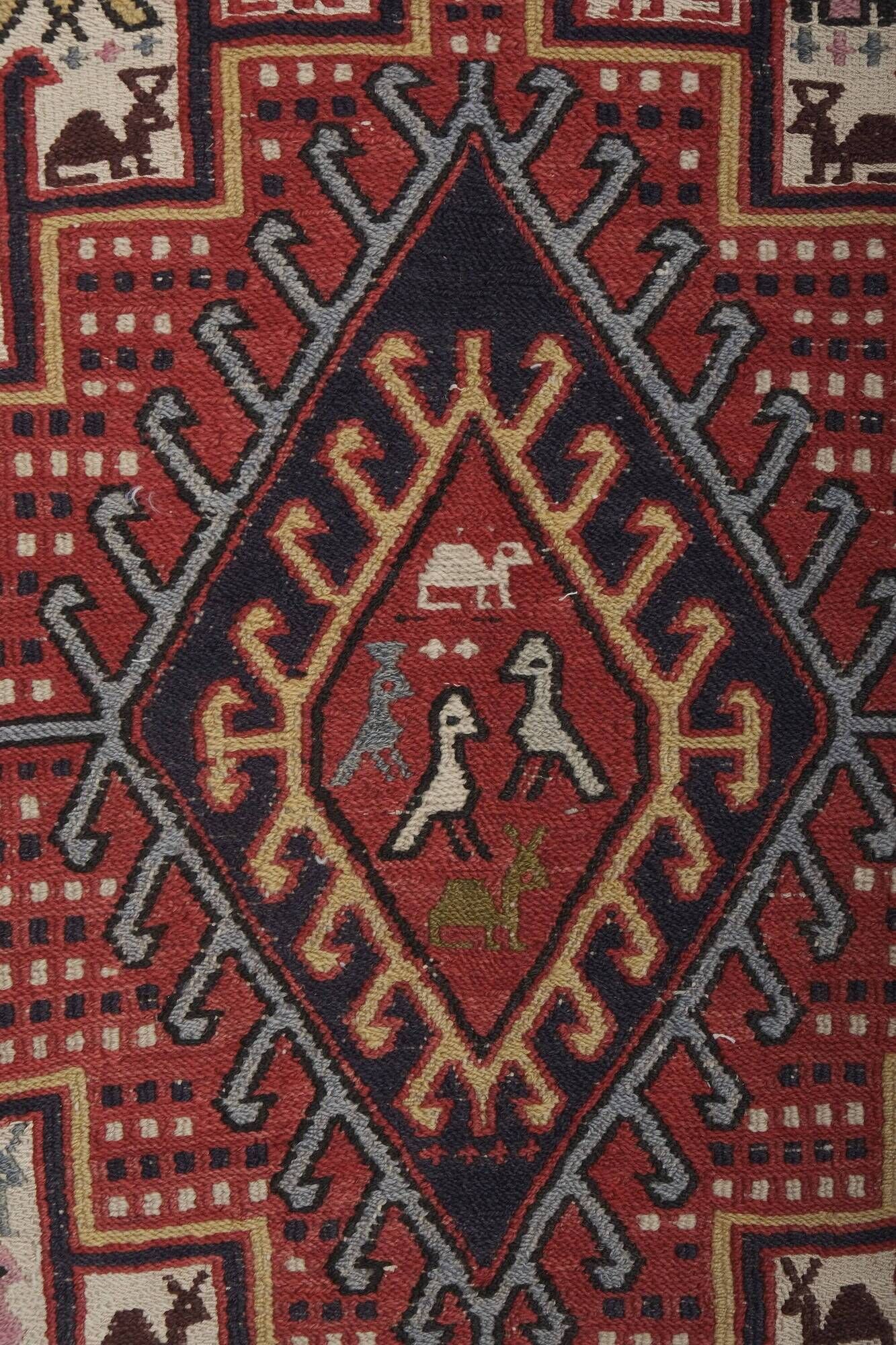 Vintage handmade Turkish rug 120x193 cm