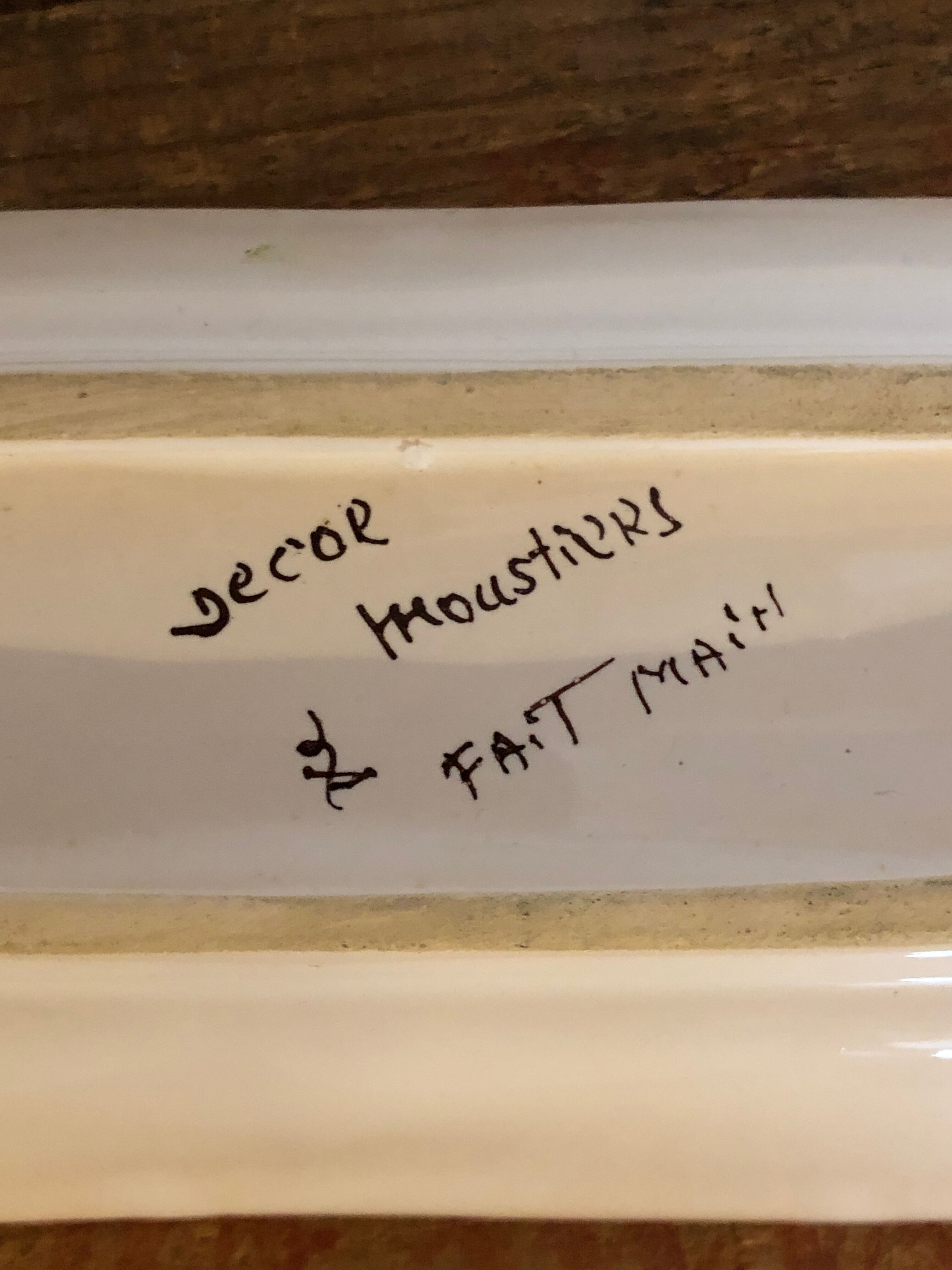 Empty pocket Moustiers