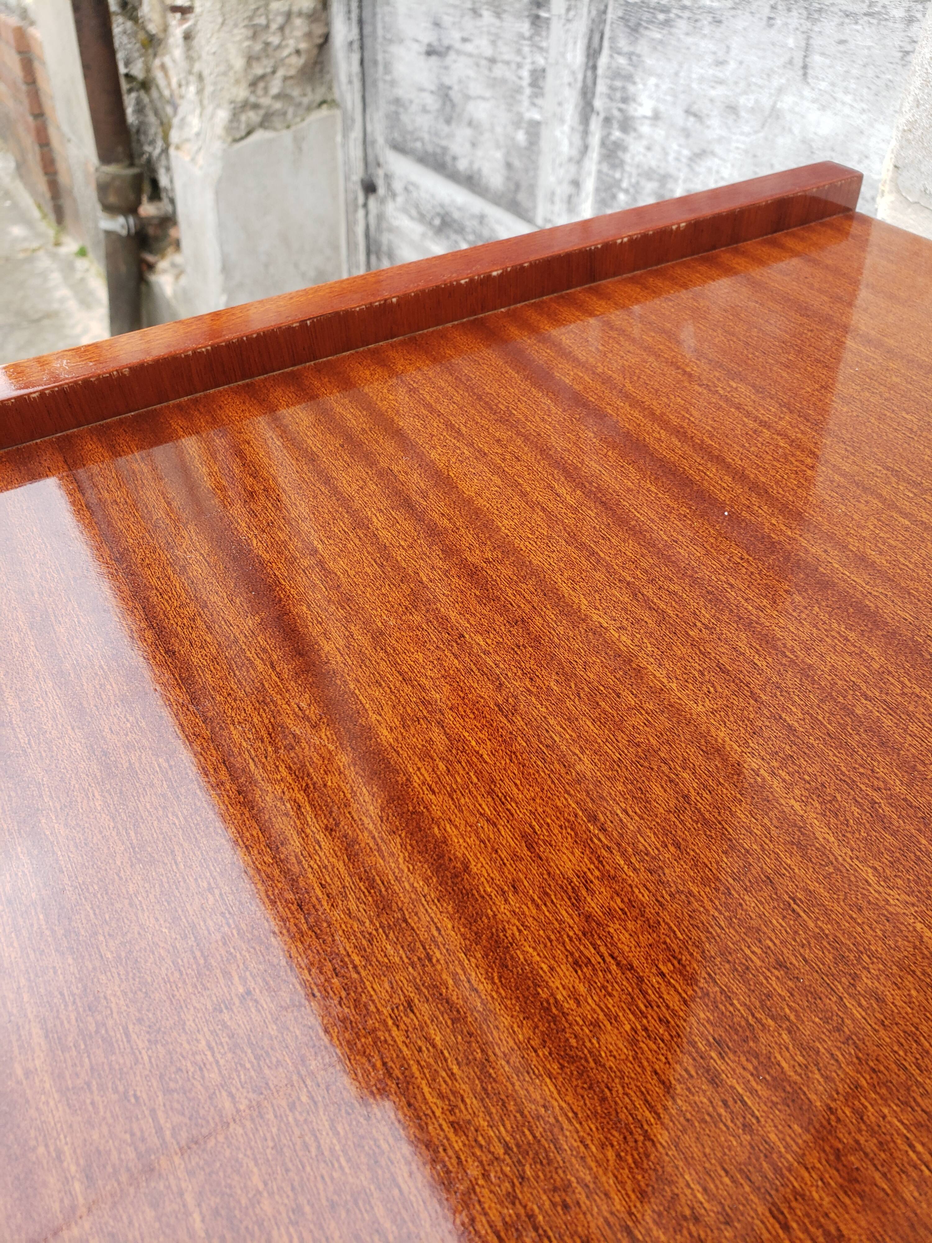 Commodity vintage right foot