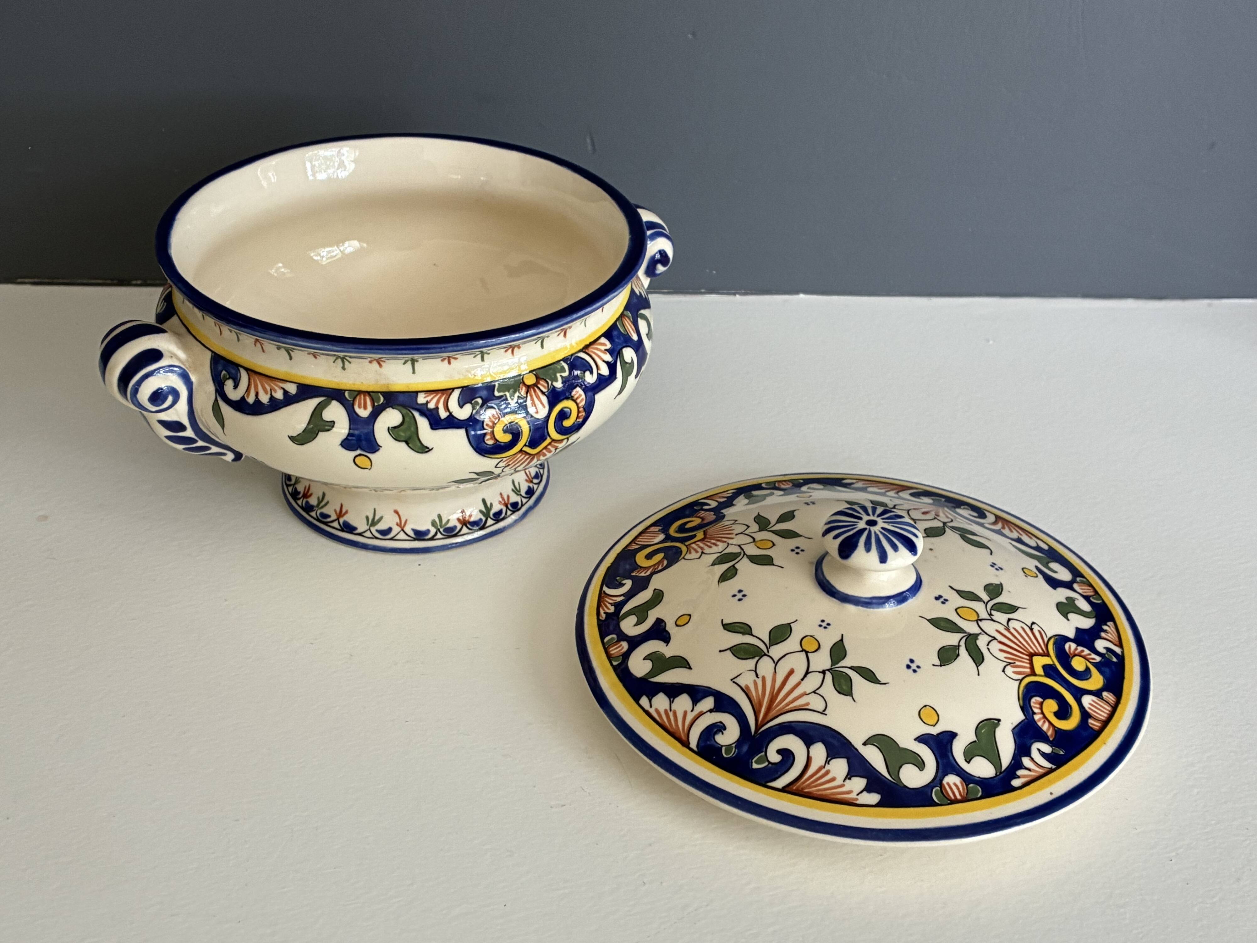 Fine porcelain sugar bowl from Rouen