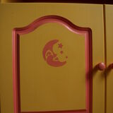 Chest of drawers with solid pine changing table