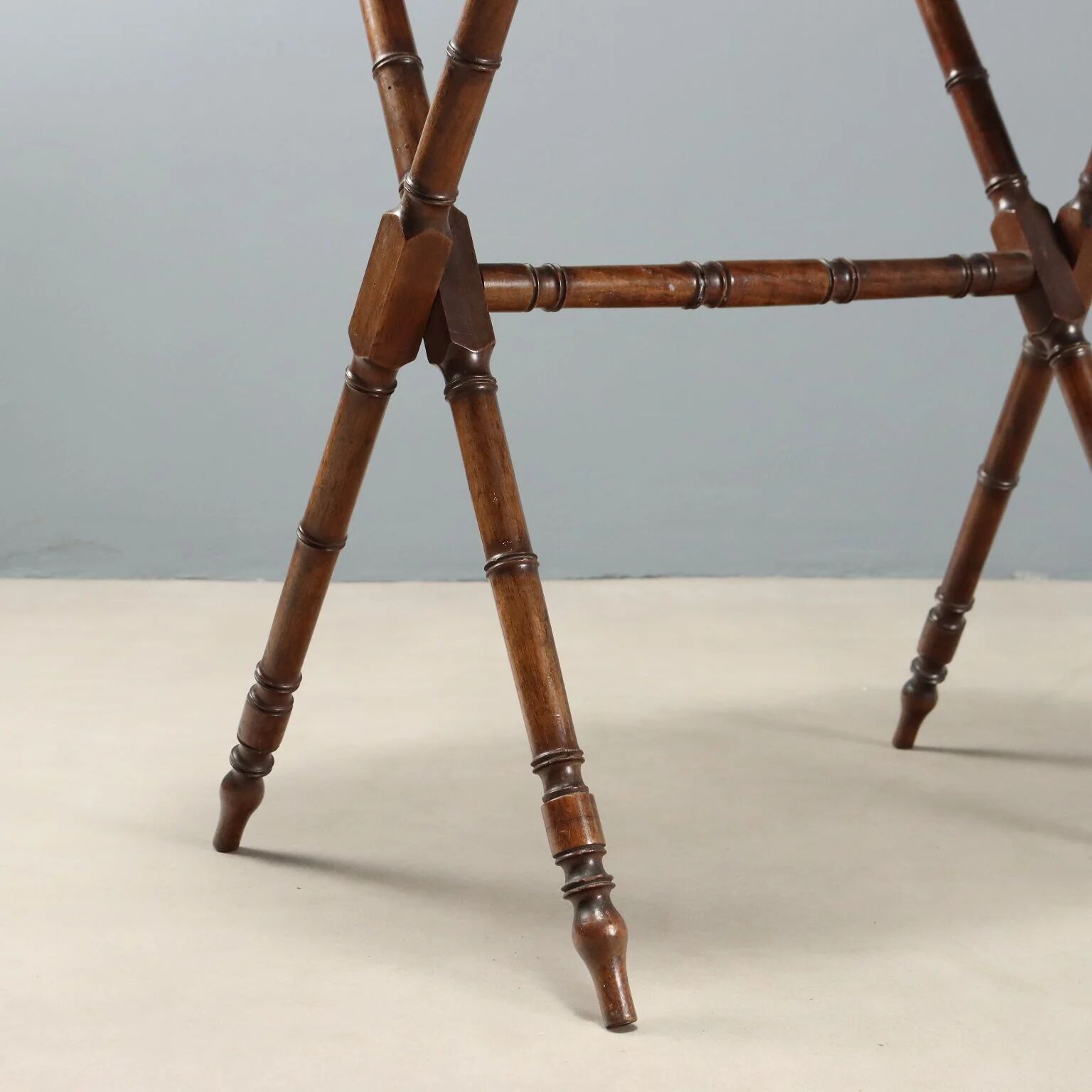 Petite table ancienne en bois laqué chinoiserie, Angleterre '800