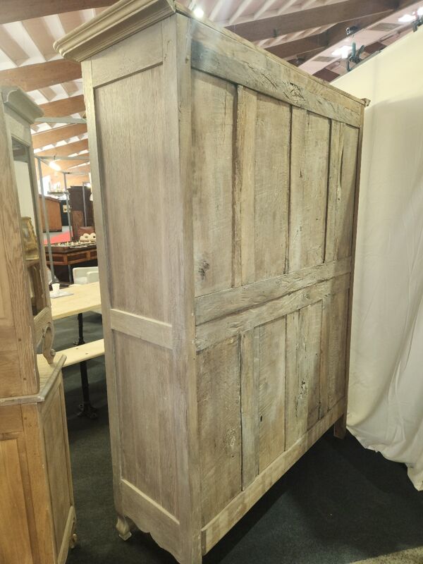 Armoire lorraine 19ème sablée et patinée