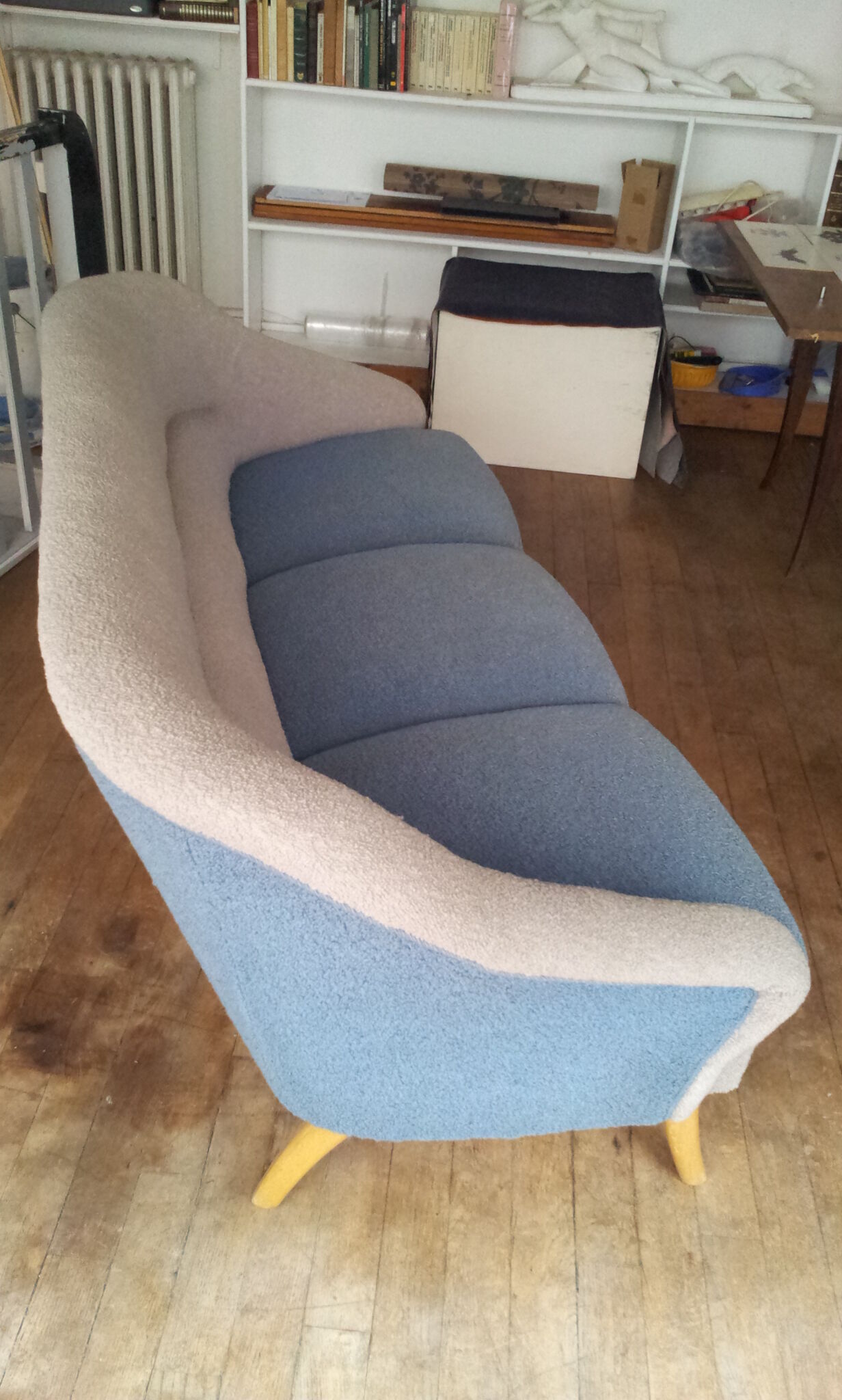 Sofa Danish 50s with his wheelchair