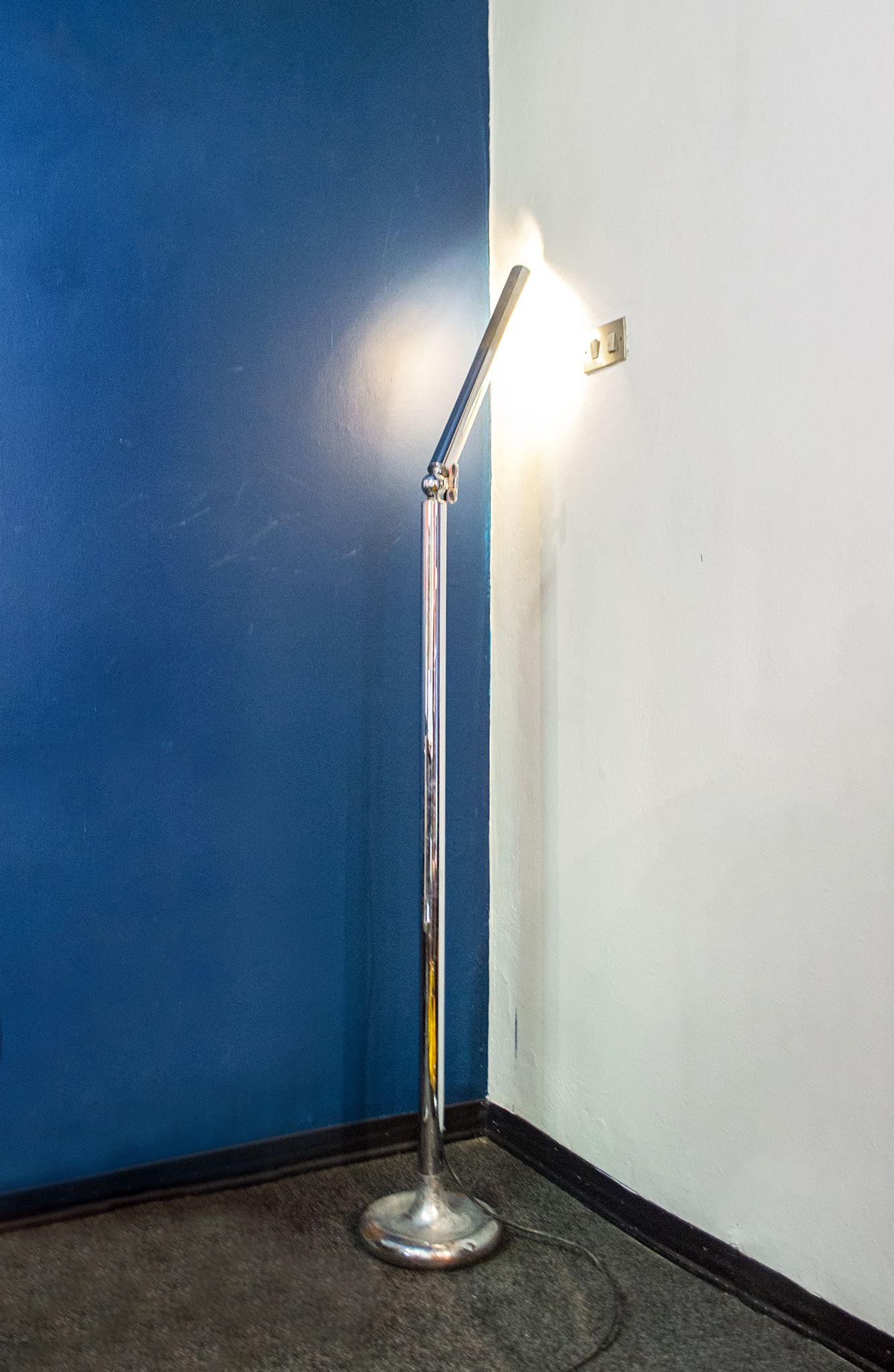 Lampadaire réglable en métal chromé Italie