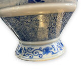 Pair of Asian vases in white and blue porcelain