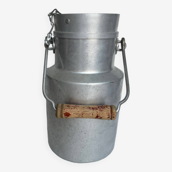 Pot à  lait ancien en aluminium 1,5 litre