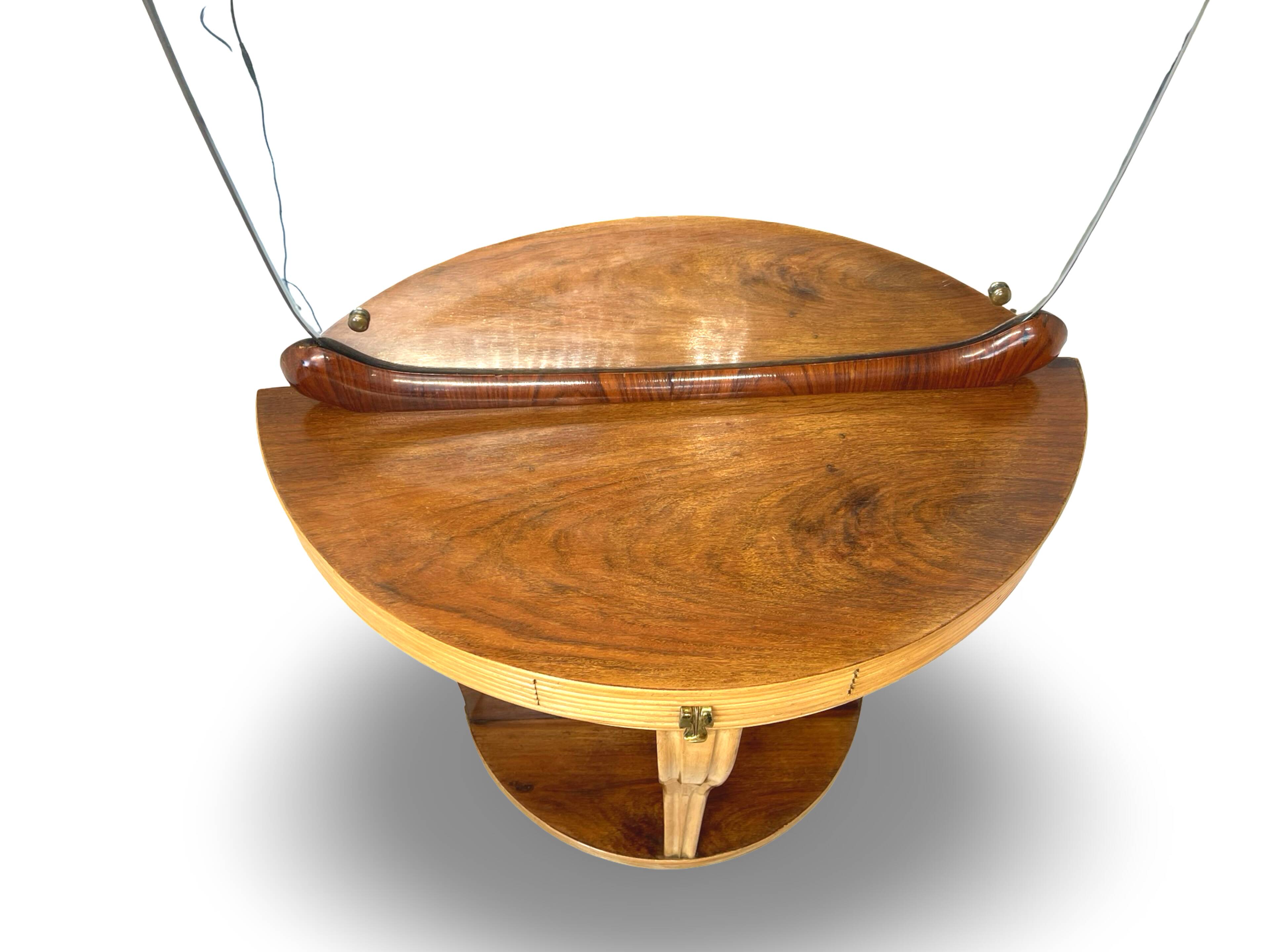 Console Art Déco moderne du milieu du siècle, dans le style de Paolo Buffa.