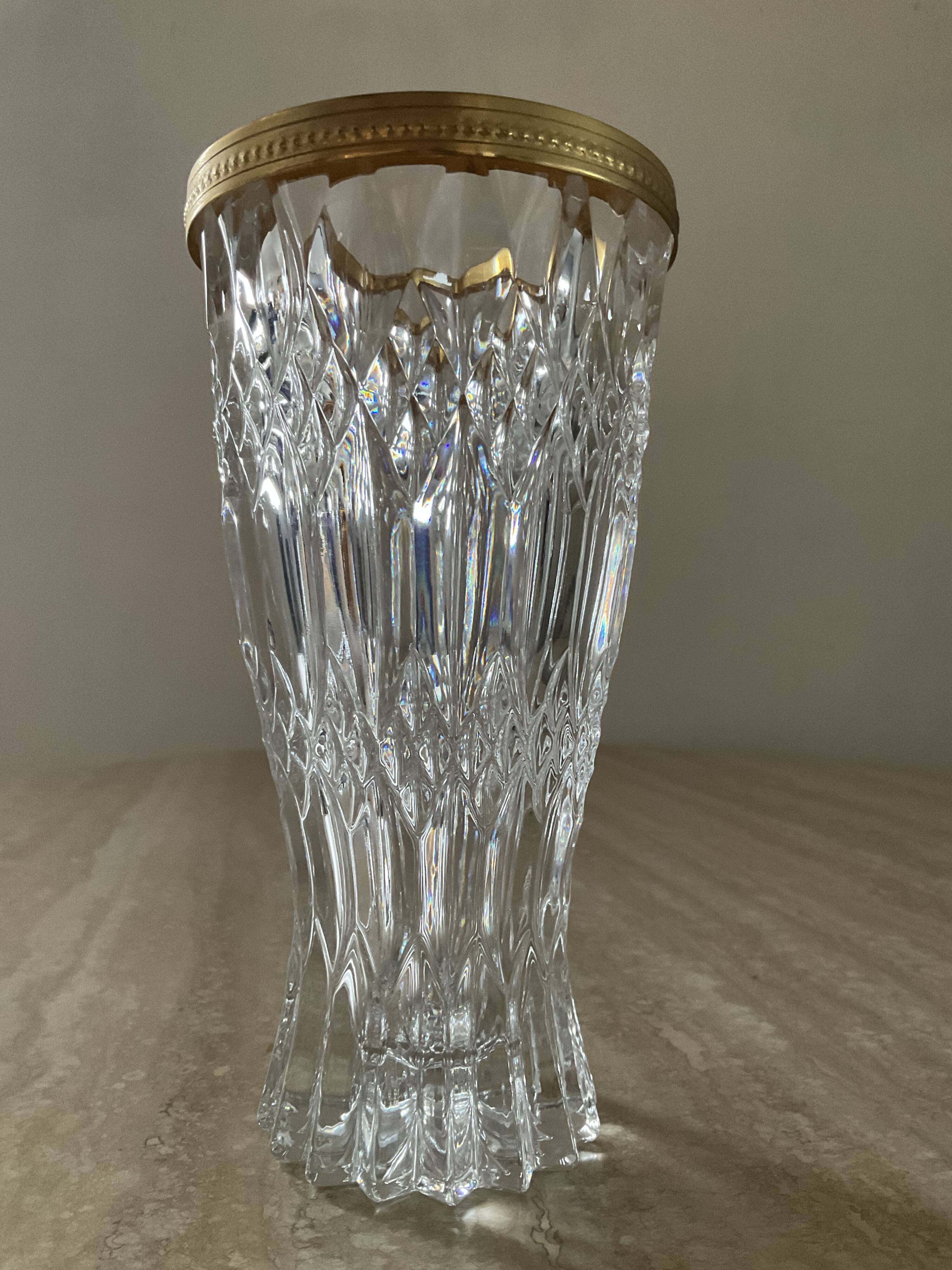 Vintage vase in chiseled Bohemian crystal from the 70s