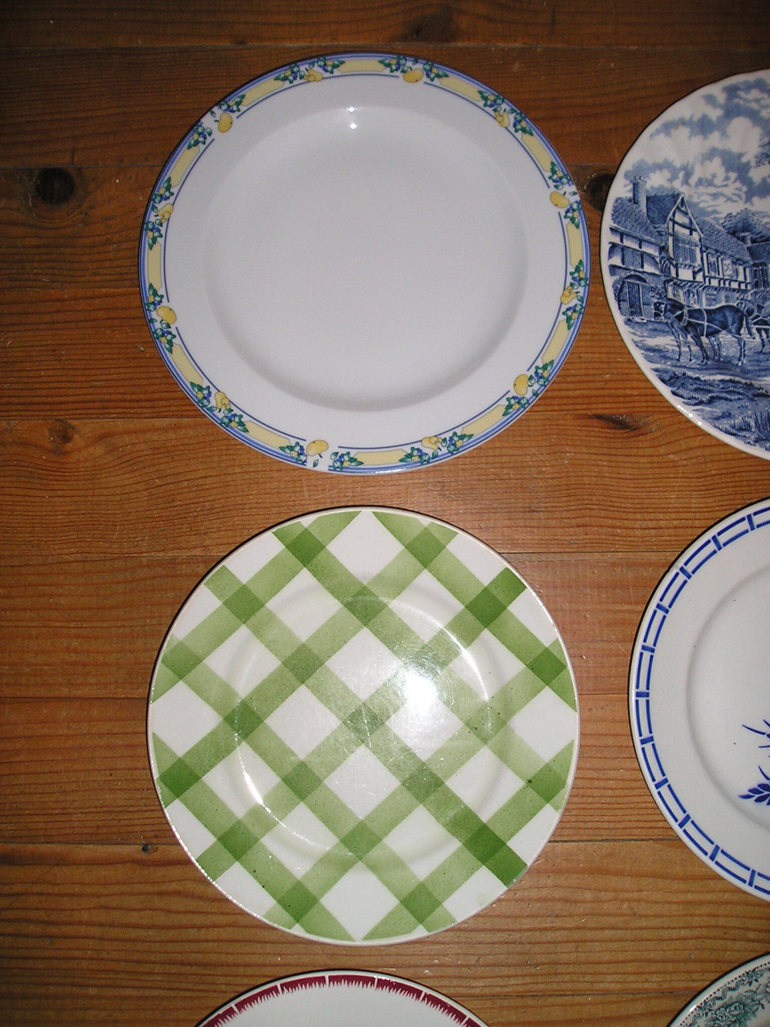 Set of 12 different flat plates