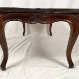Table basse en cabaret de style louis XV