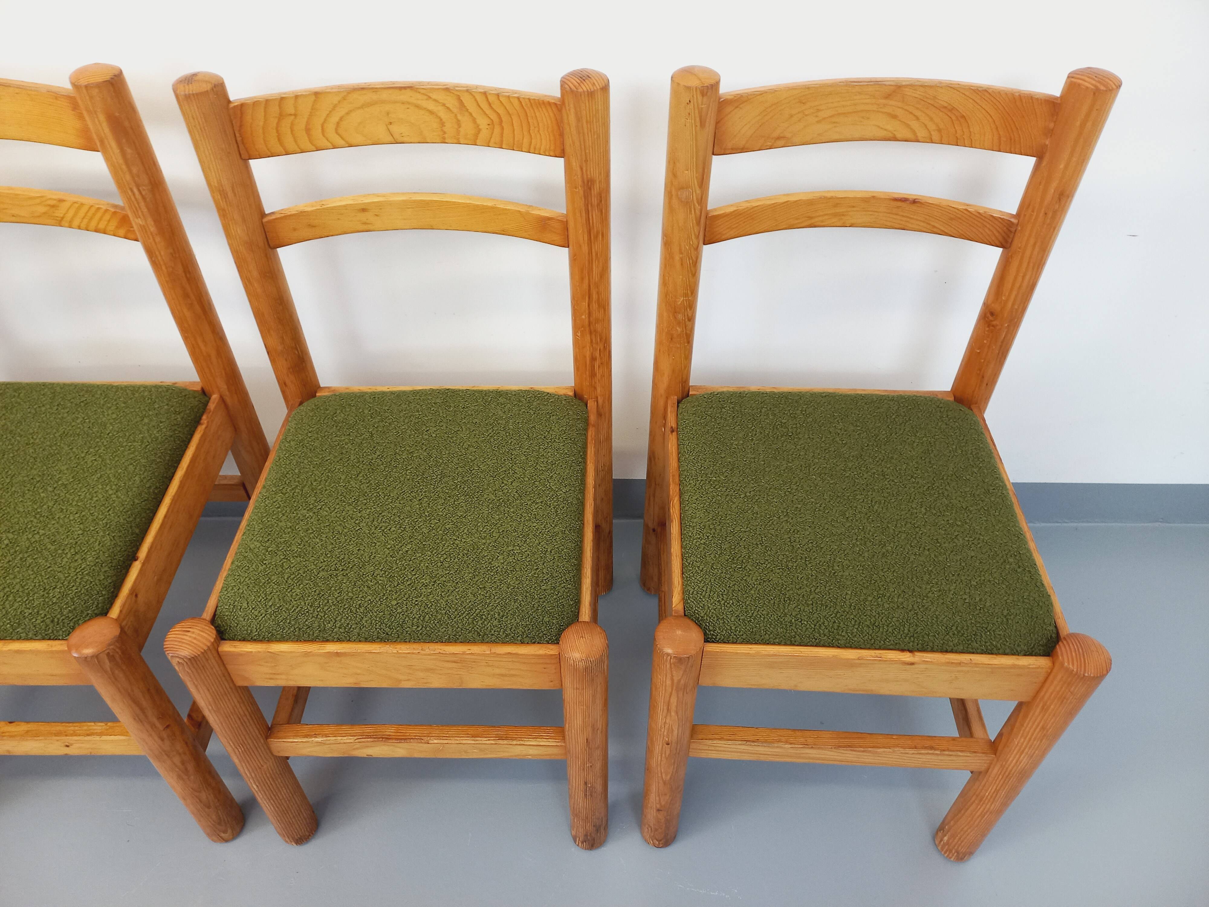 Set of 4 vintage chairs in pine and khaki green bouclette fabric from the 70s