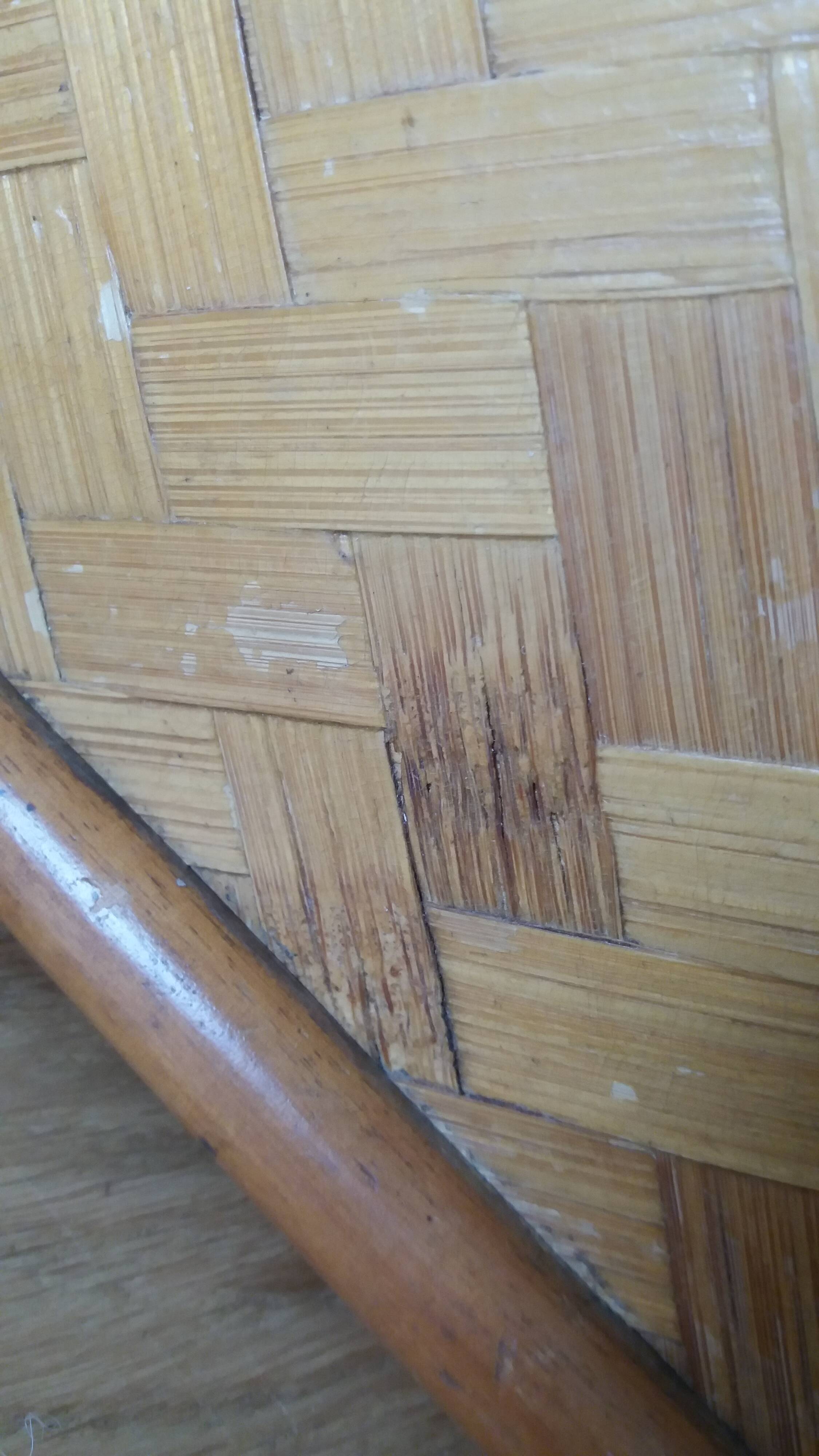 Cache pot, storage box in wood and rattan.