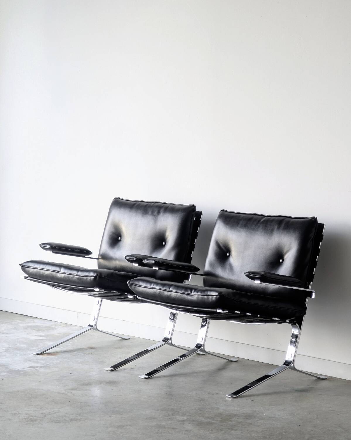 2 vintage Joker armchairs, Olivier Mourgue edition Airborne, 1960s 1970s