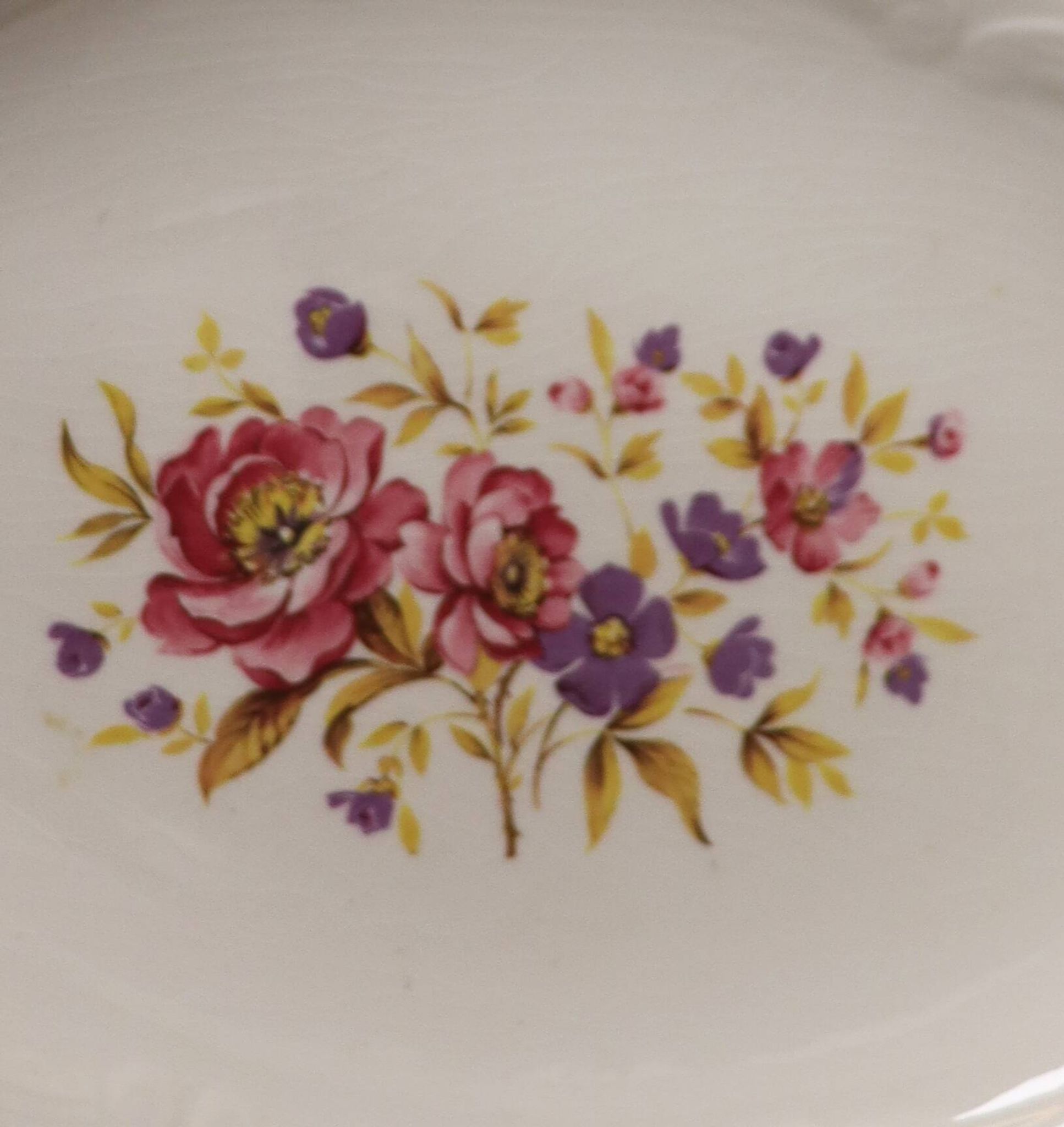 set of 2 vintage dishes