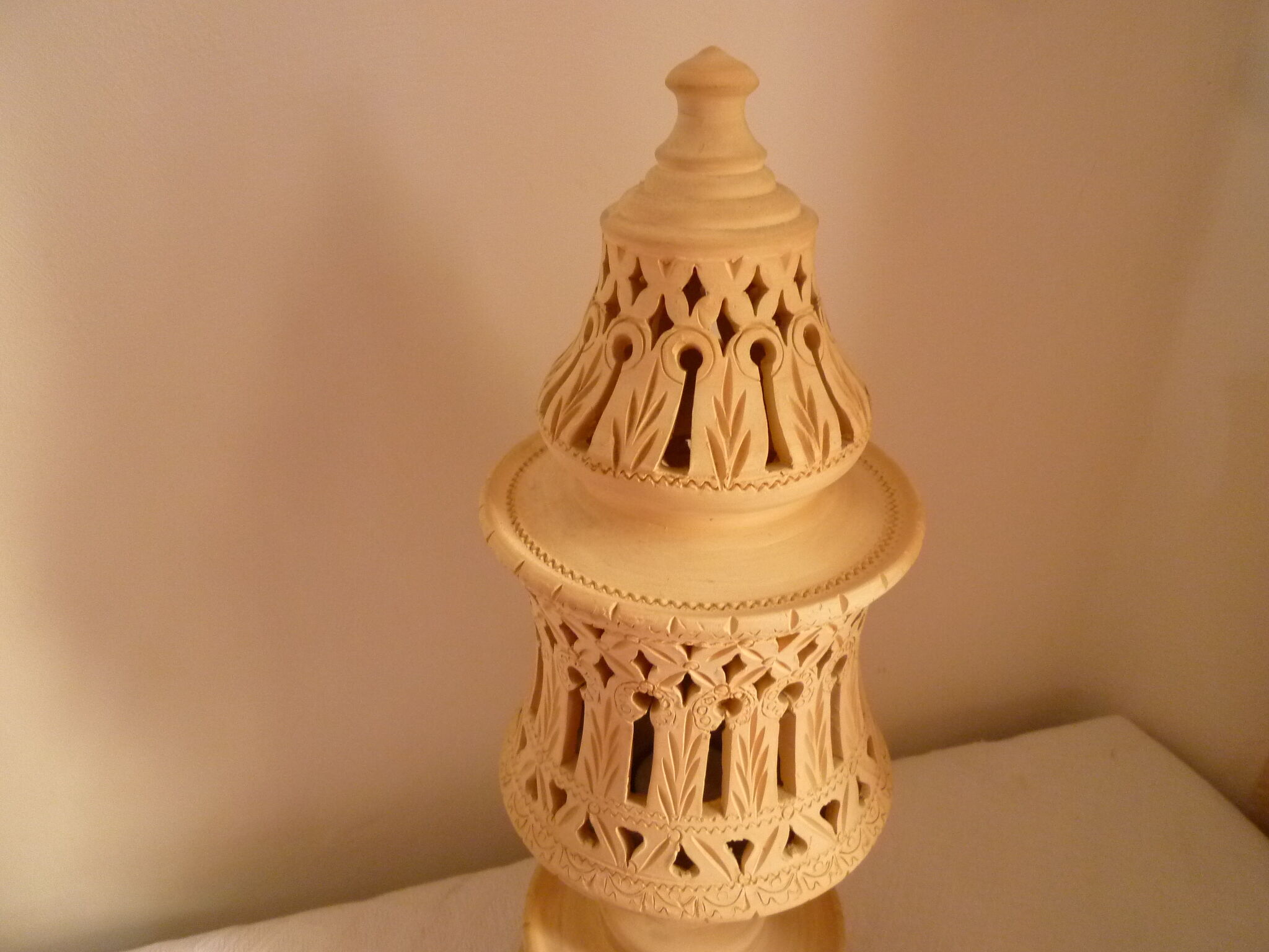 Oriental ceramic lamp