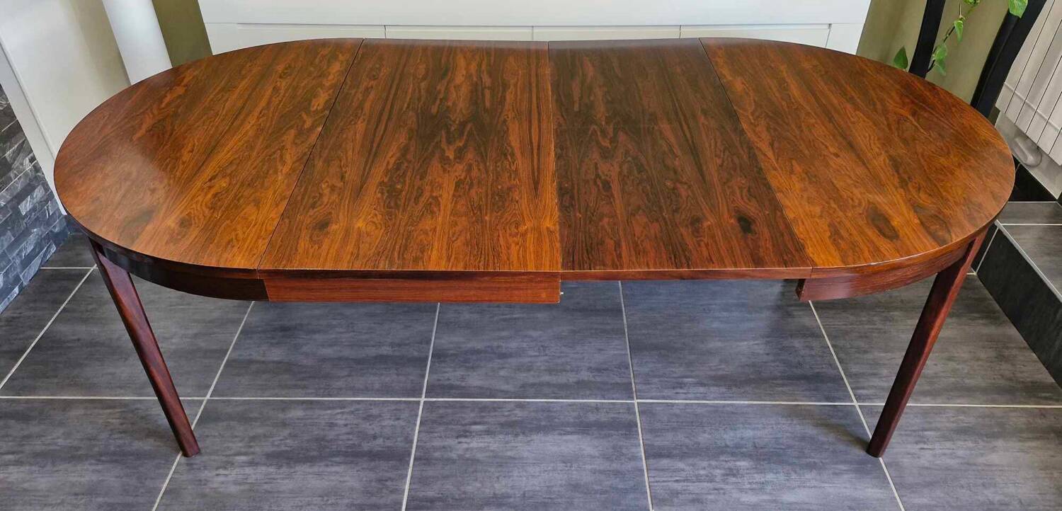 Scandinavian extendable round table in rosewood, 1970s