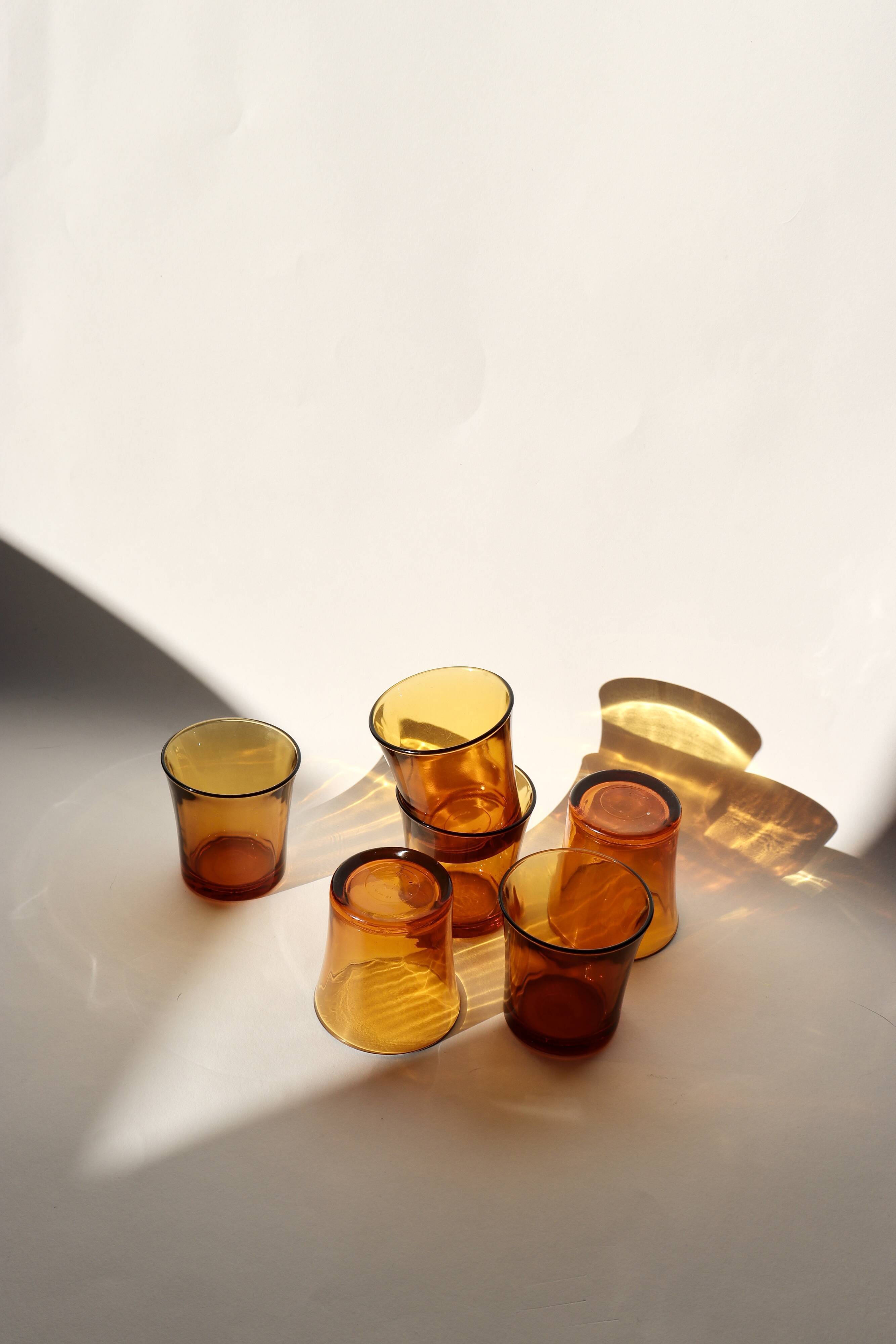 6 verres en verre ambré