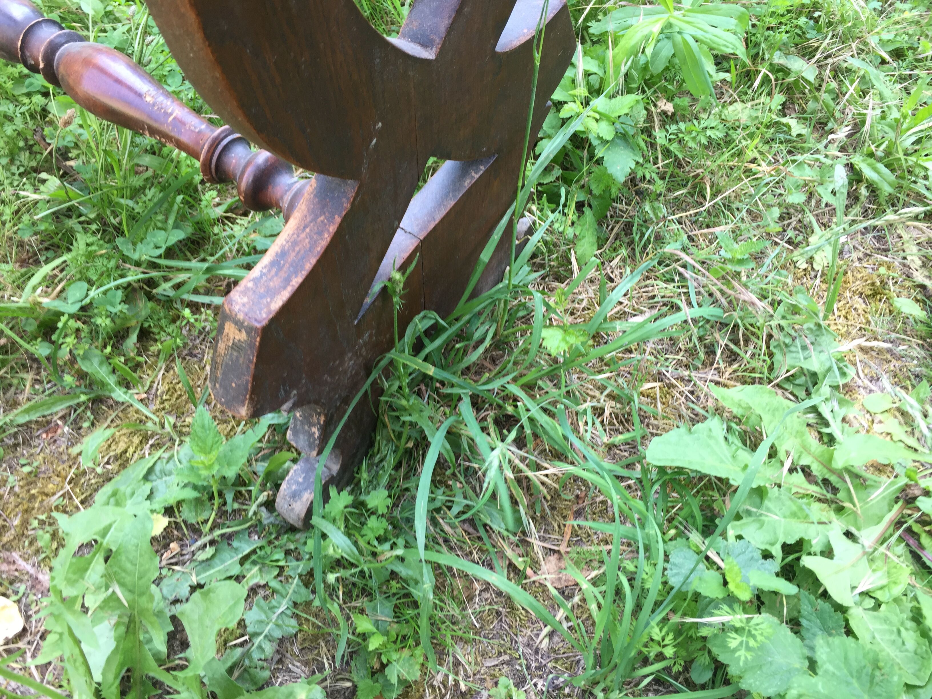 Wooden, wrought iron and zinc planter
