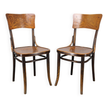 Pair of Thonet Art Nouveau bentwood chairs, Czechoslovakia, 1920s