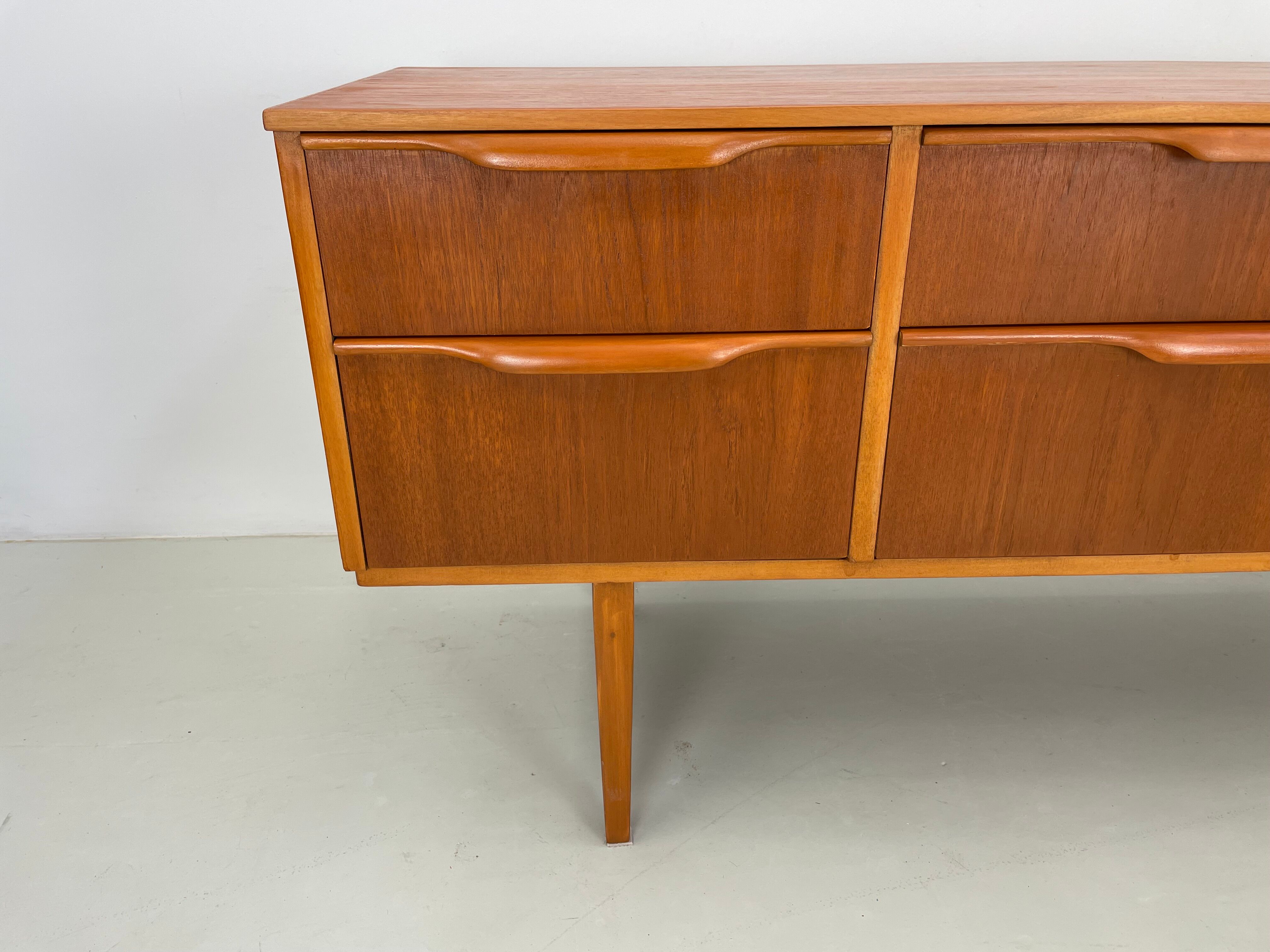 Vintage Austinsuite sideboard 1960's