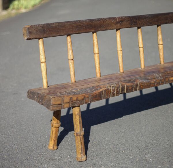 Grand banc bois vintage, banc bois ancien, banc artisanal, brutaliste, hall d'entrée