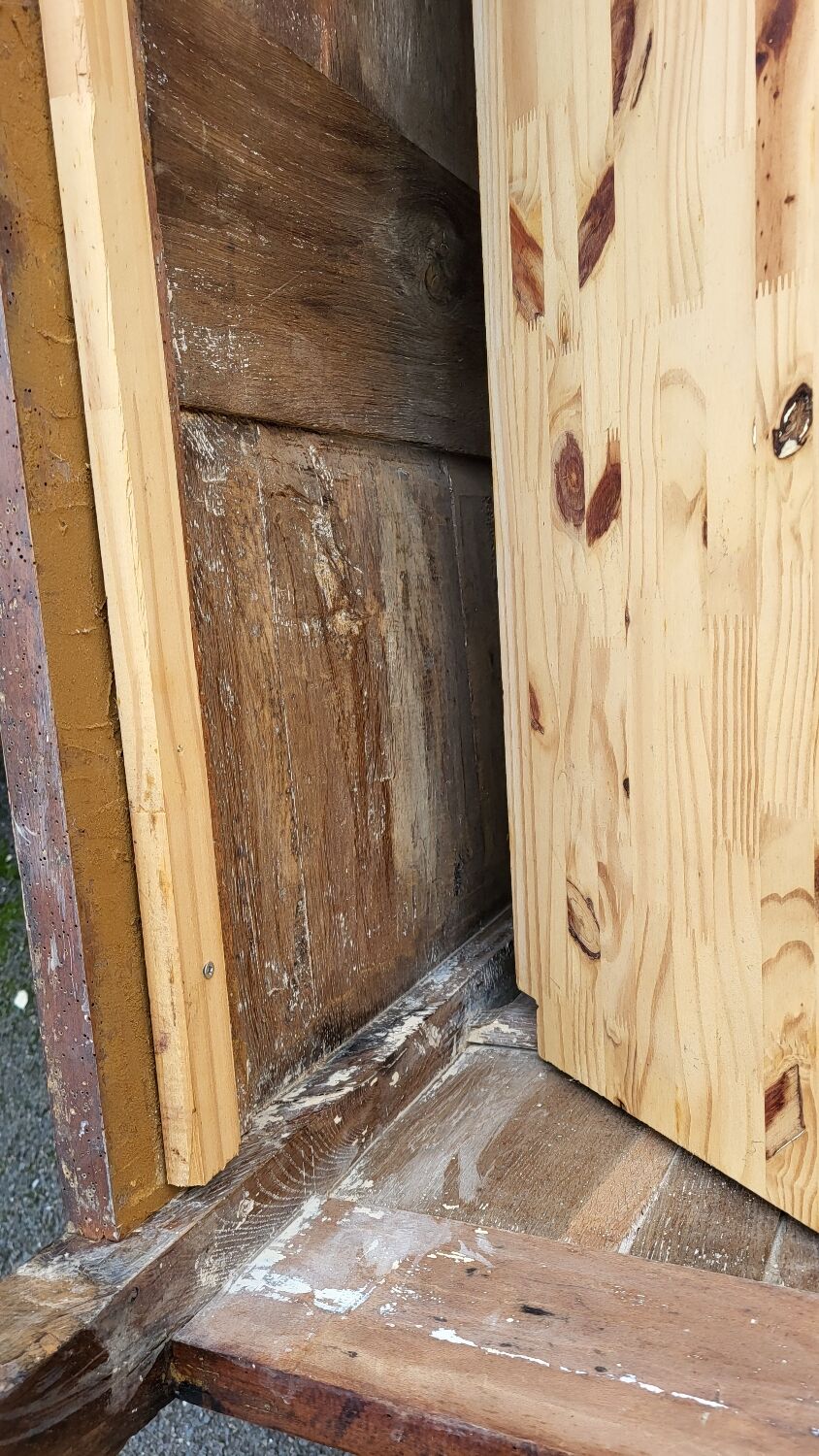 Low sideboard in solid oak