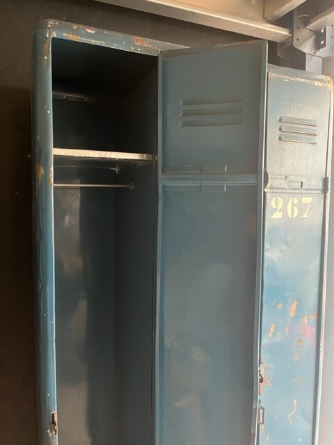 Industrial cloakroom