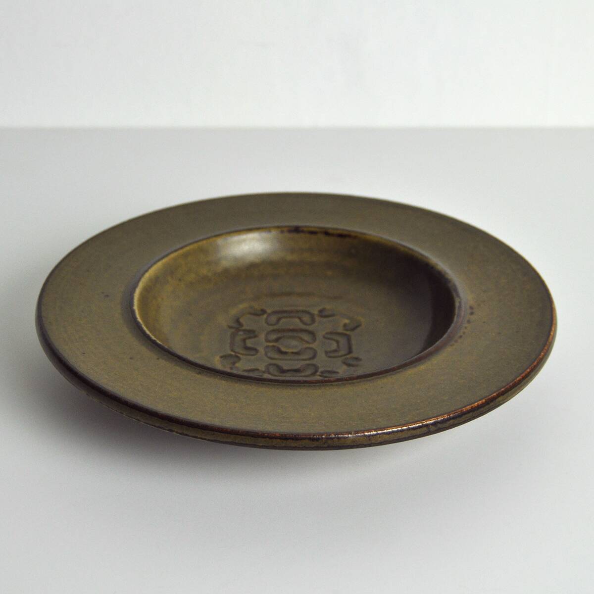 Plat scandinave en céramique Valdemar Petersen pour Bing & Grøndahl, années 1960