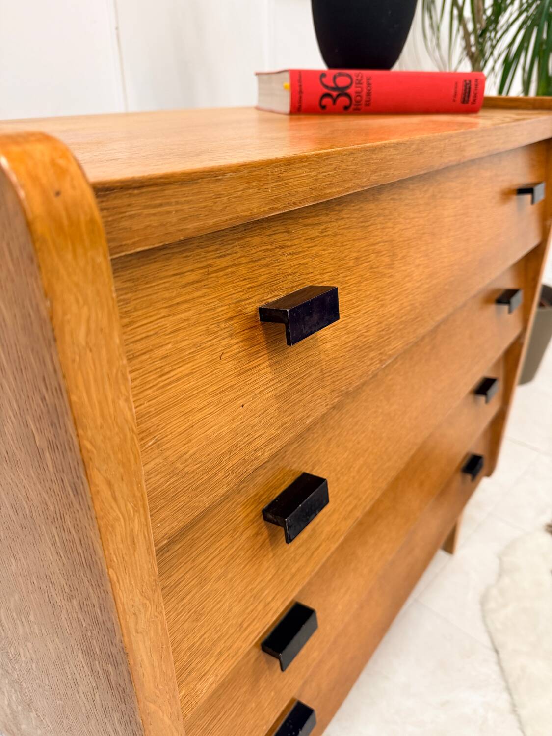 Vintage 1960s chest of drawers