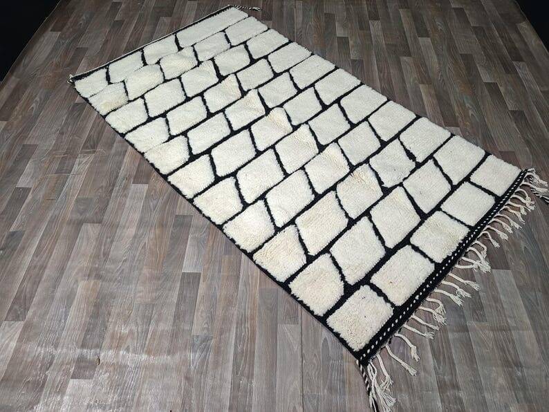 Handmade pure wool rug, size 140 x 260 cm.