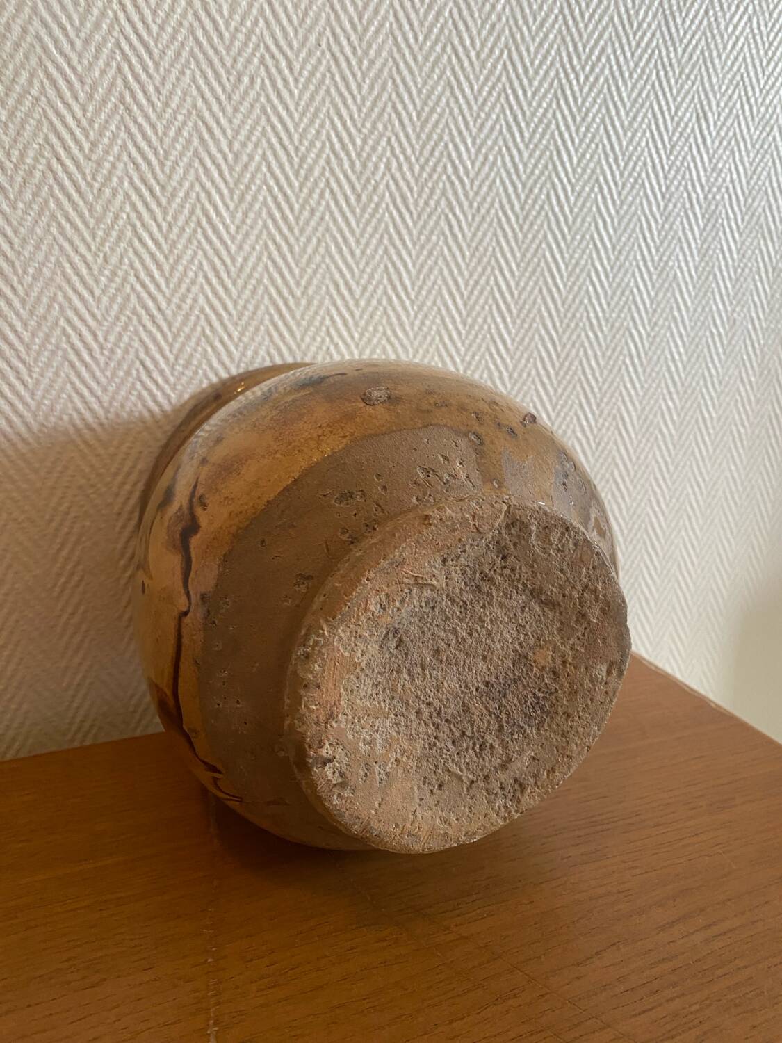 Antique glazed terracotta pot from the 19th century.