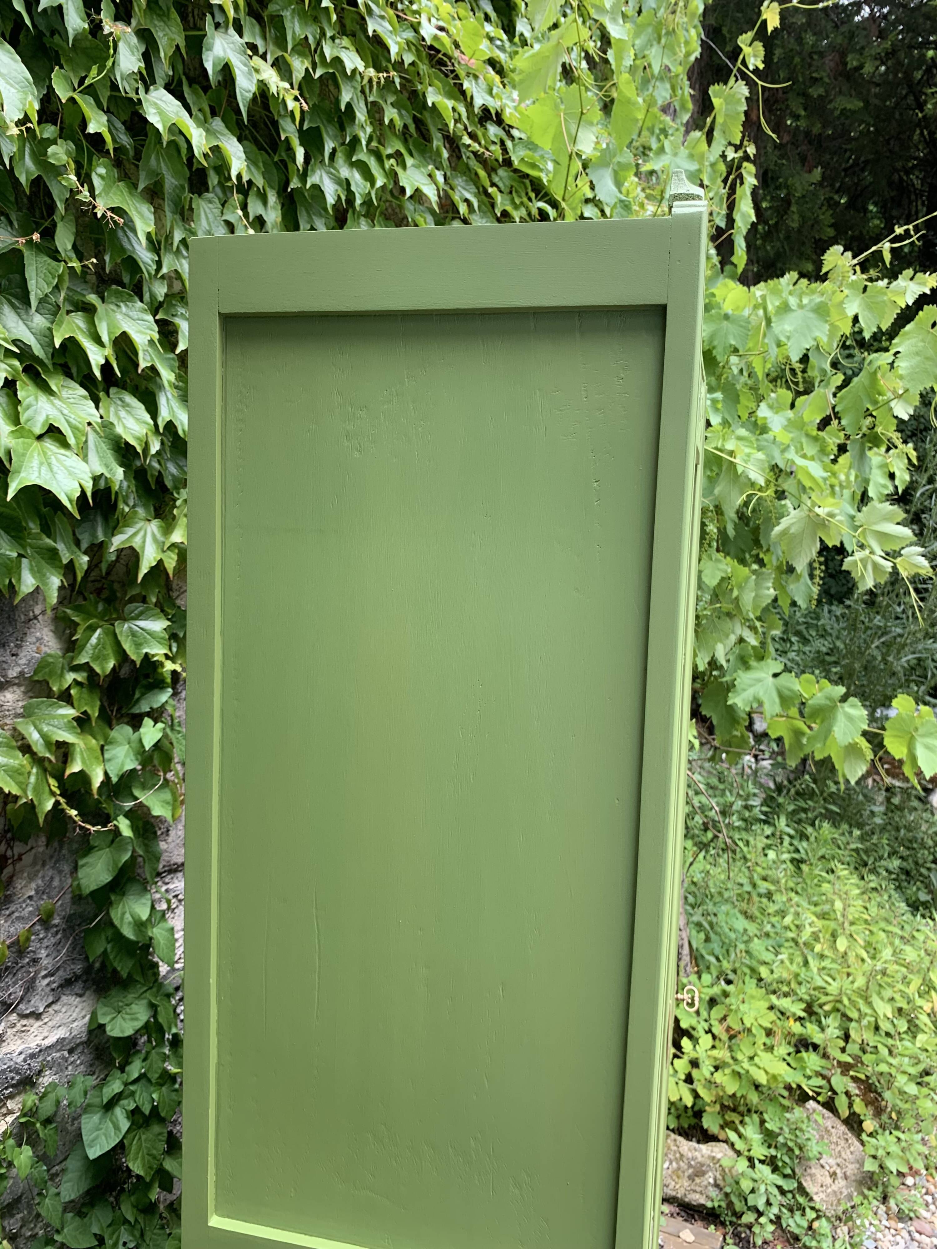 Armoire parisienne vitrée art déco 1930 kaki