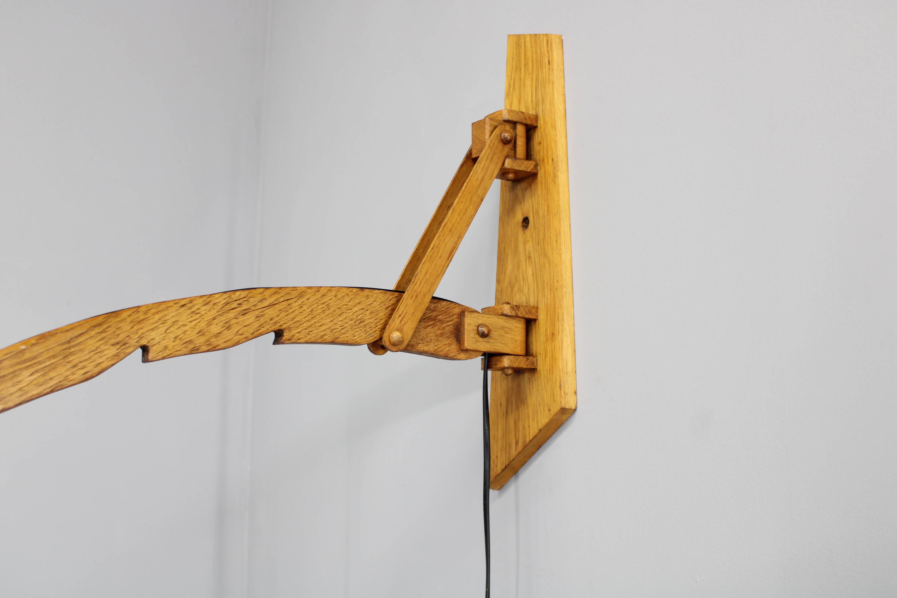 Lampe murale en bois des années 1960 par Pokrok Zilina, Tchécoslovaquie